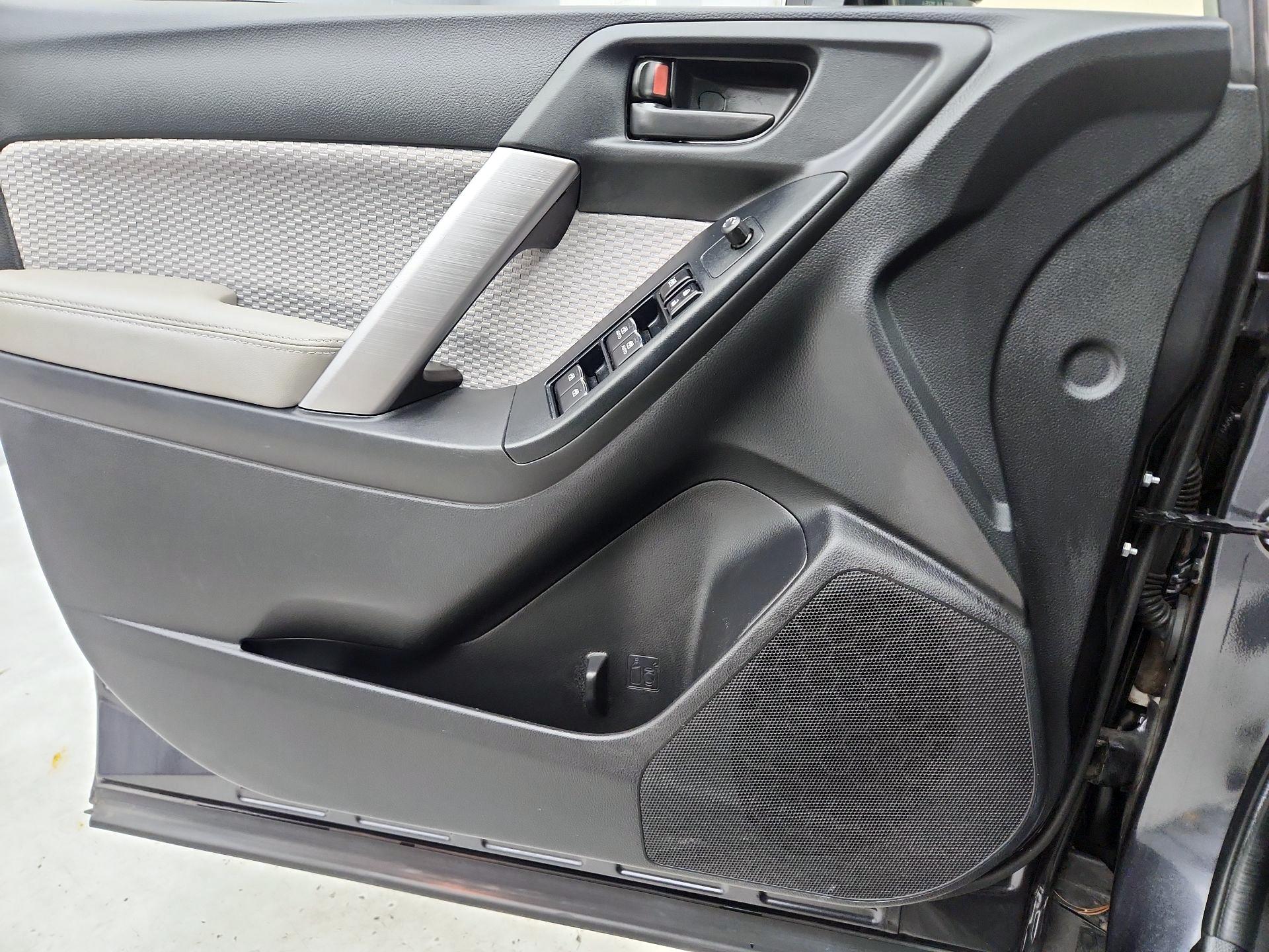 Thumbnail: 2017 Subaru Forester - 12