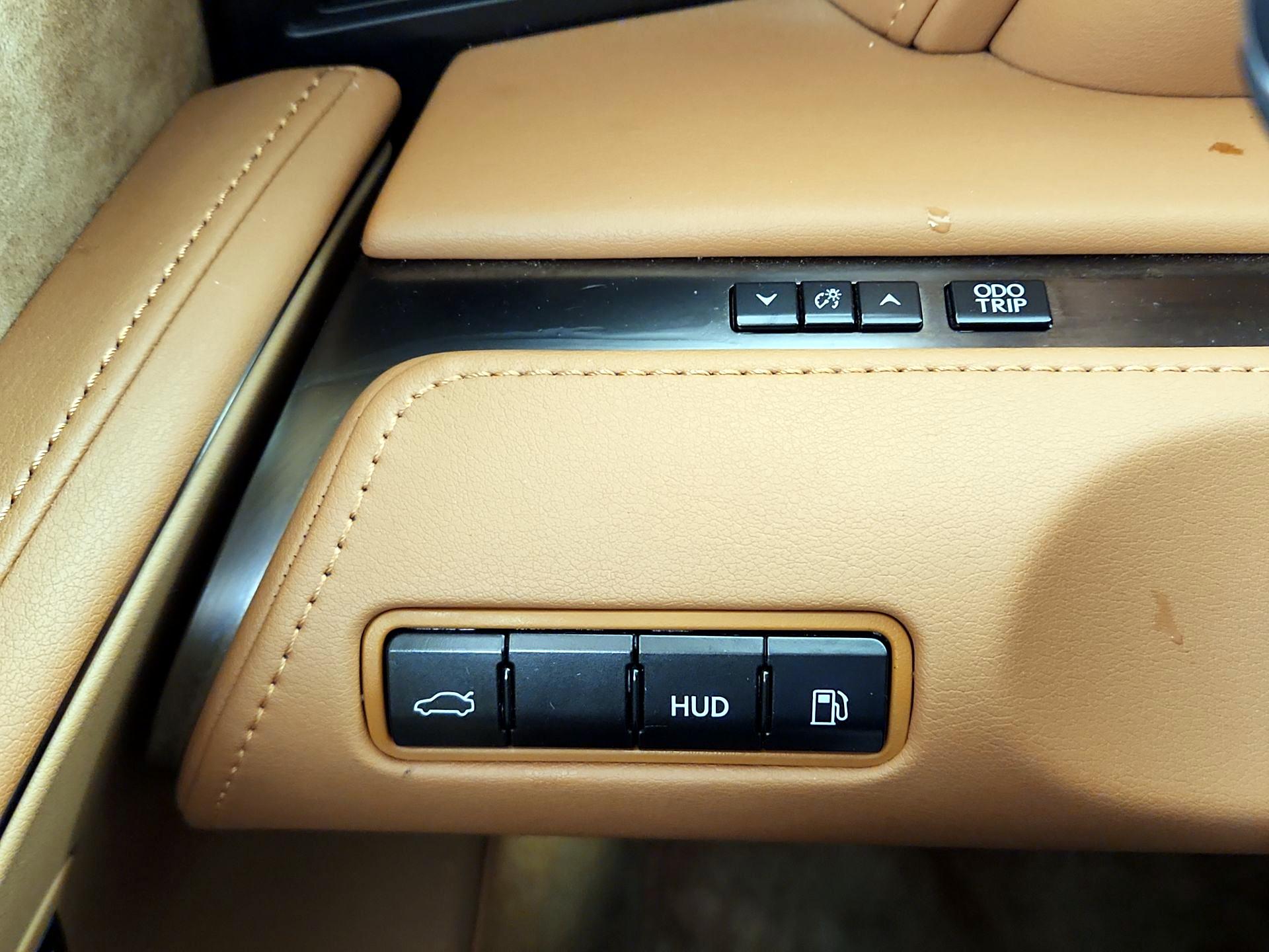 Thumbnail: 2020 Lexus LC - 13