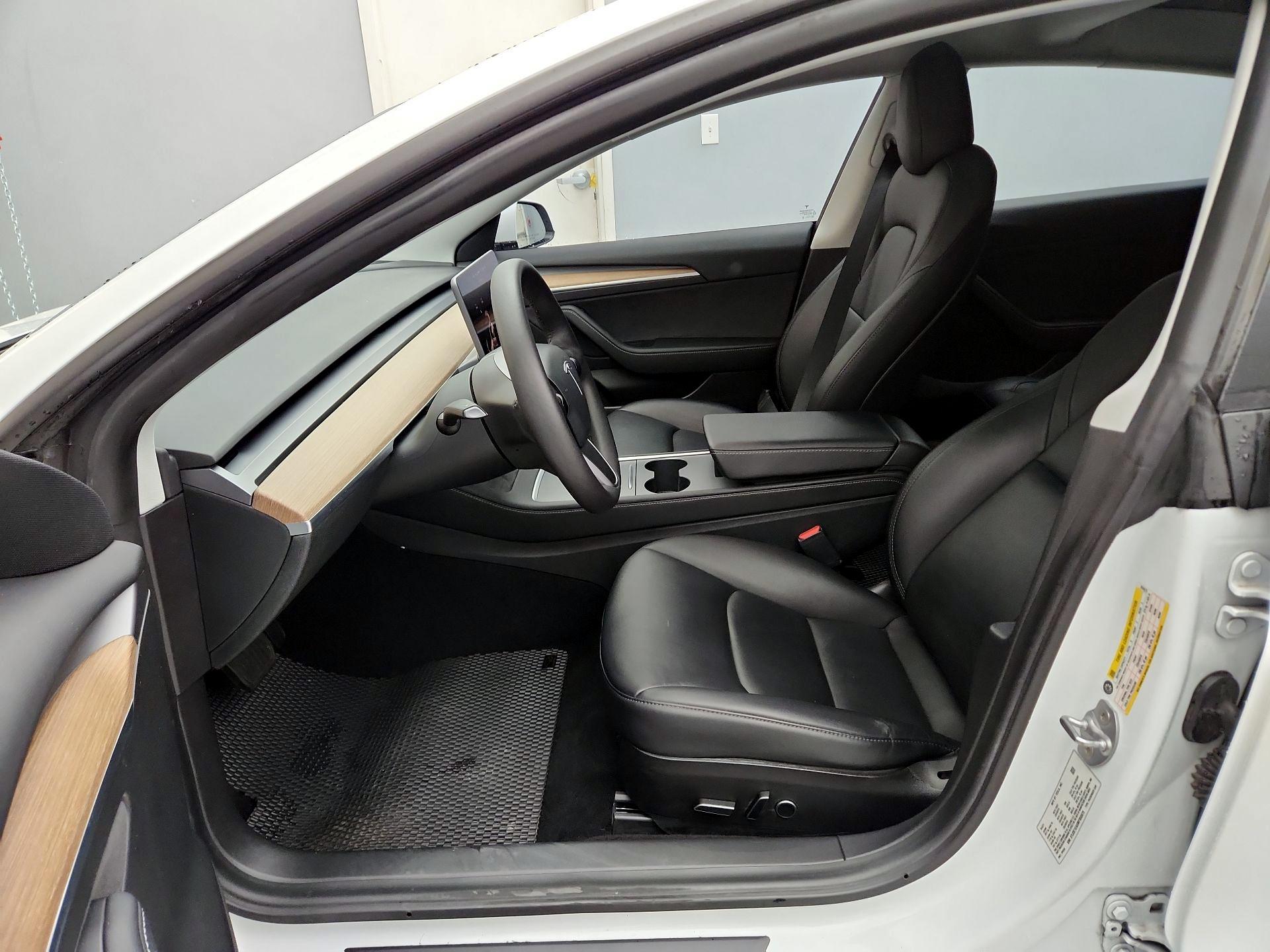 Thumbnail: 2021 Tesla Model 3 - 11