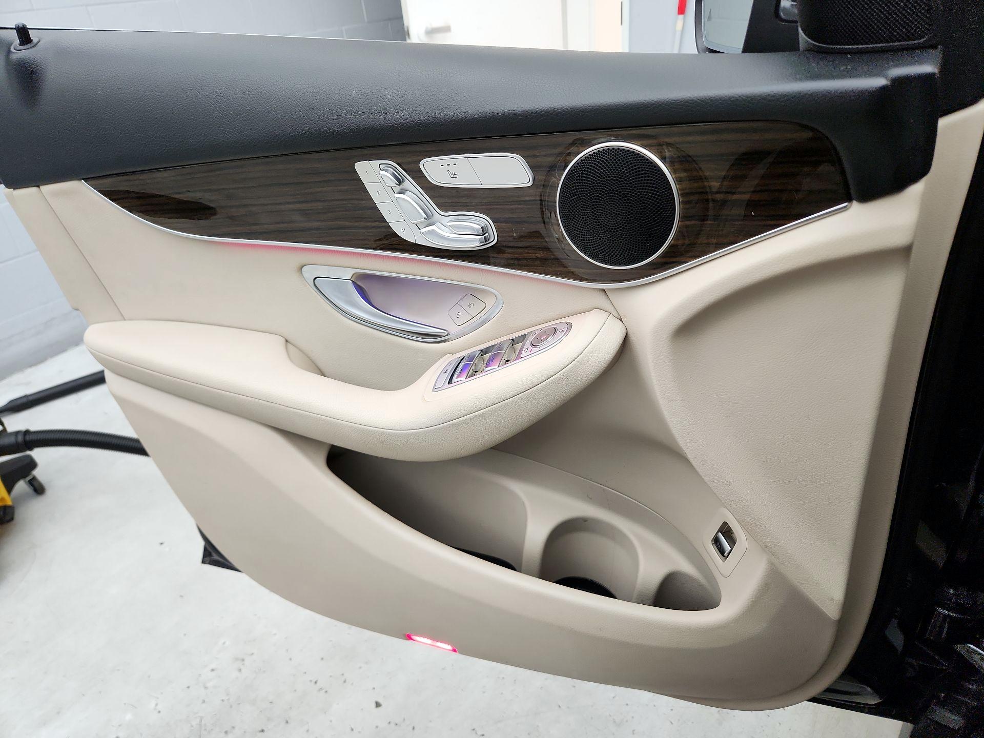 Thumbnail: 2020 Mercedes-Benz GLC - 12