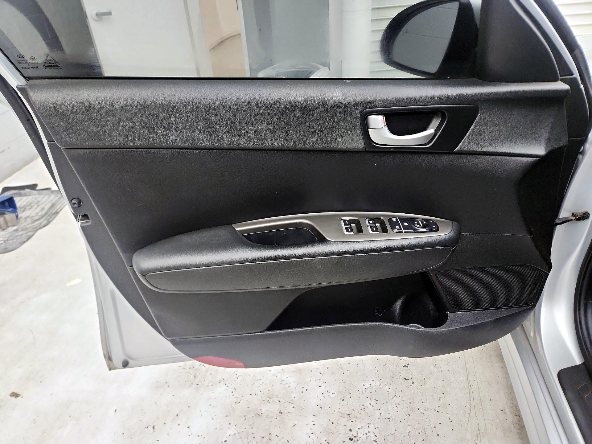 Thumbnail: 2019 Kia Optima - 12