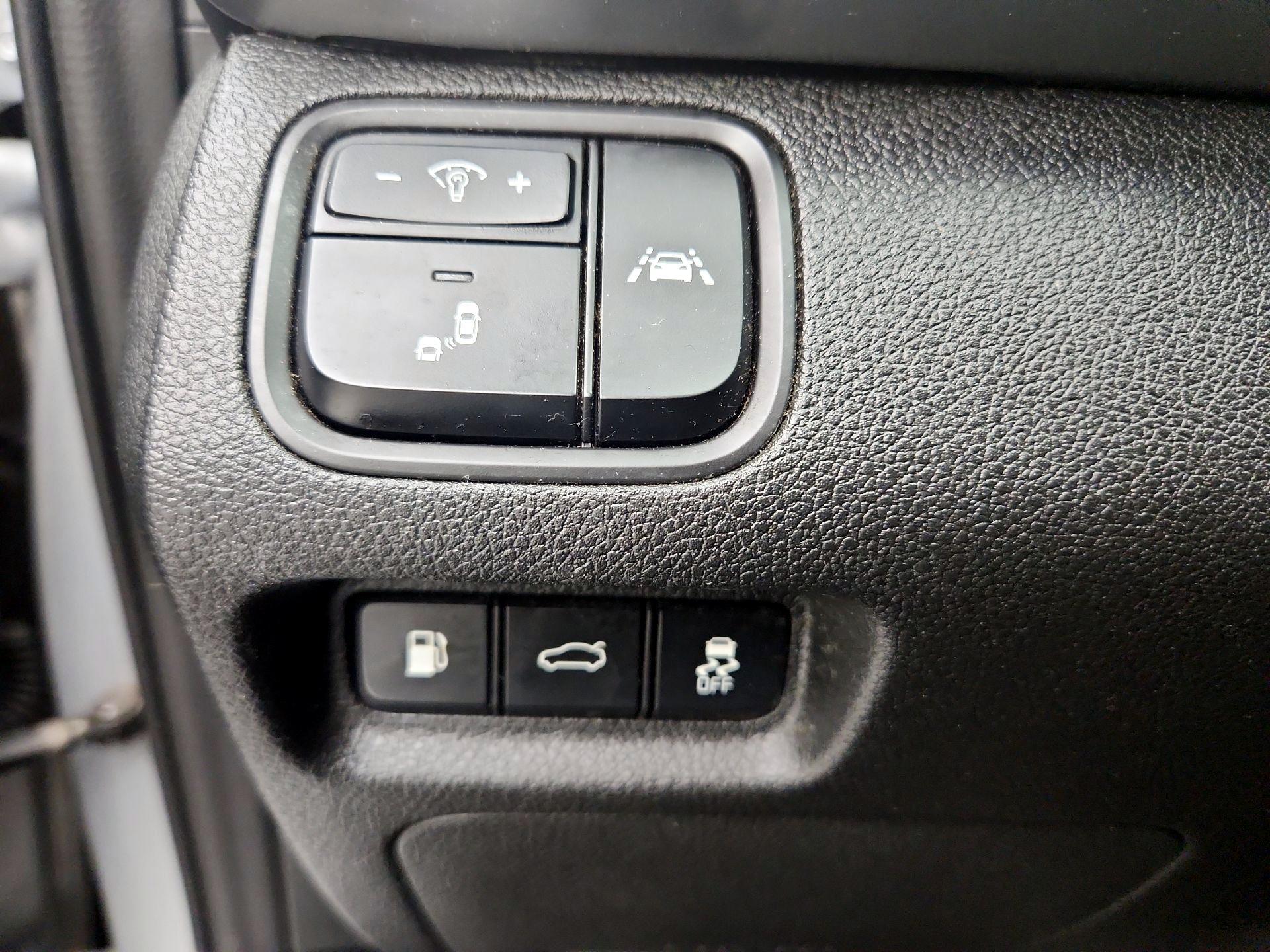 Thumbnail: 2019 Kia Optima - 13