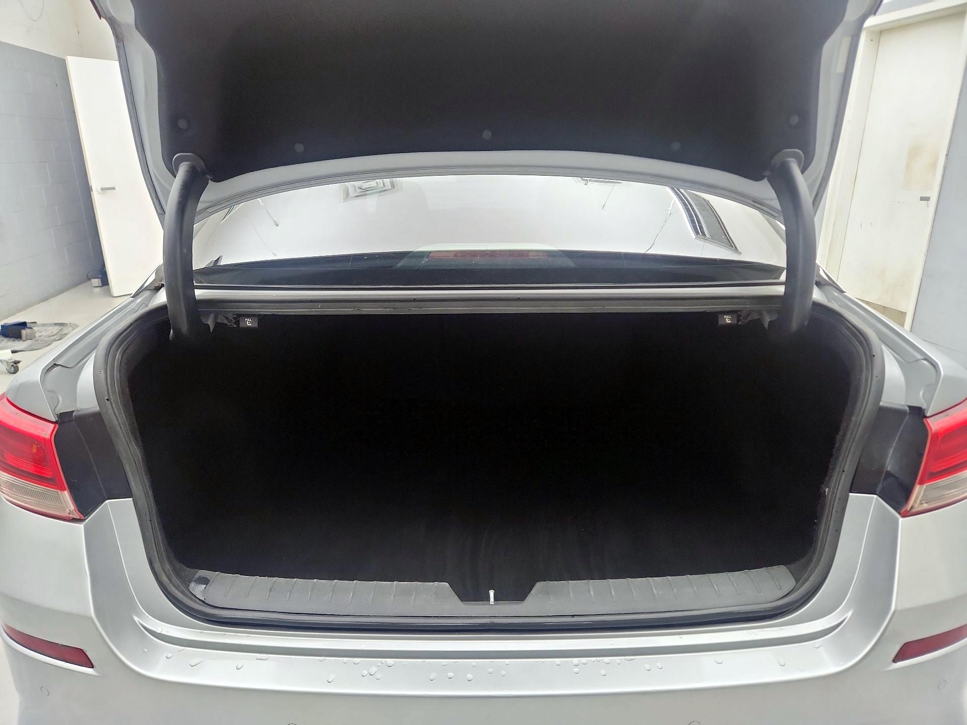 Thumbnail: 2019 Kia Optima - 20