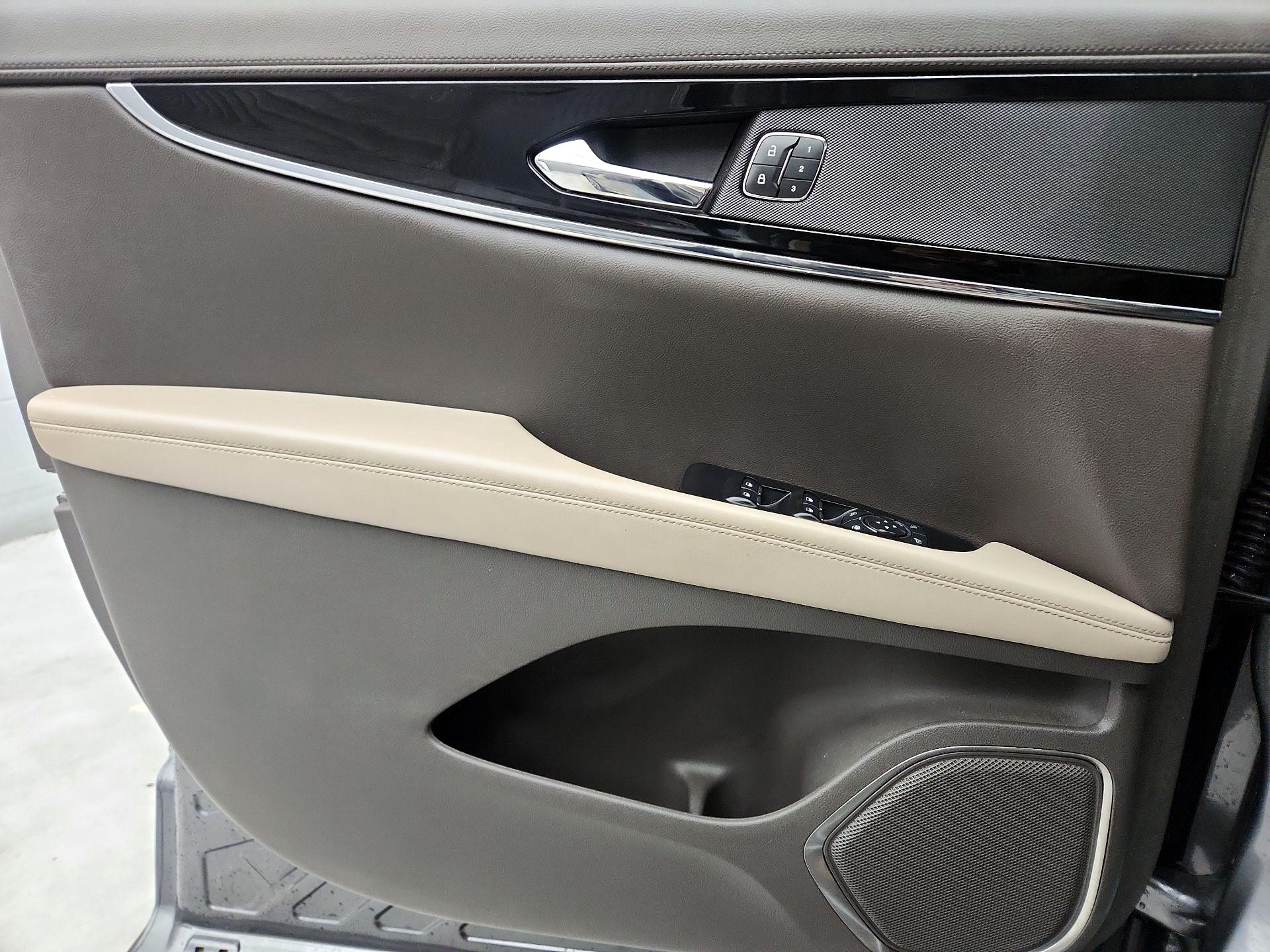 Thumbnail: 2022 Lincoln Nautilus - 12