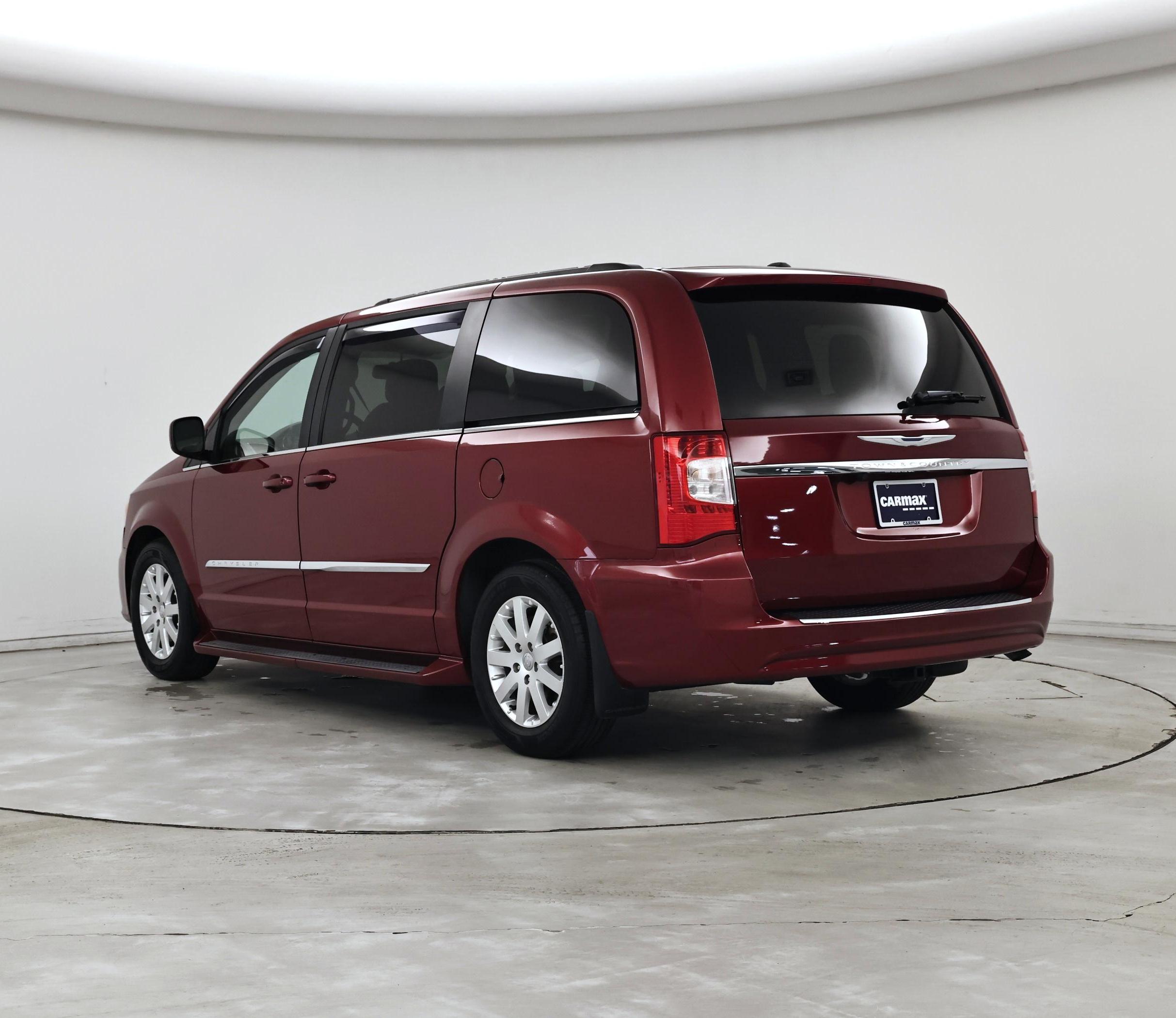 Thumbnail: 2015 Chrysler Town & Country - 2