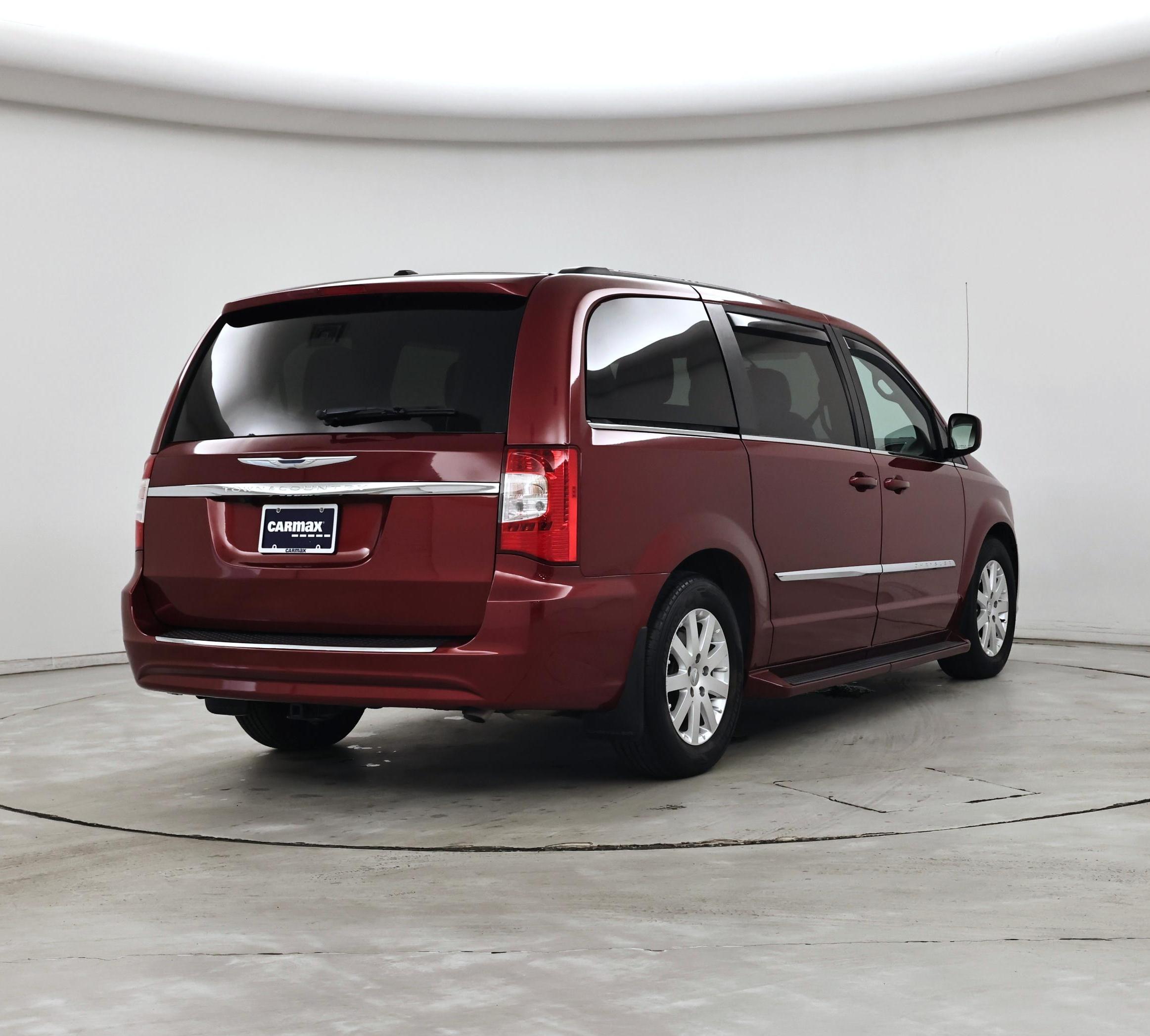 Thumbnail: 2015 Chrysler Town & Country - 8