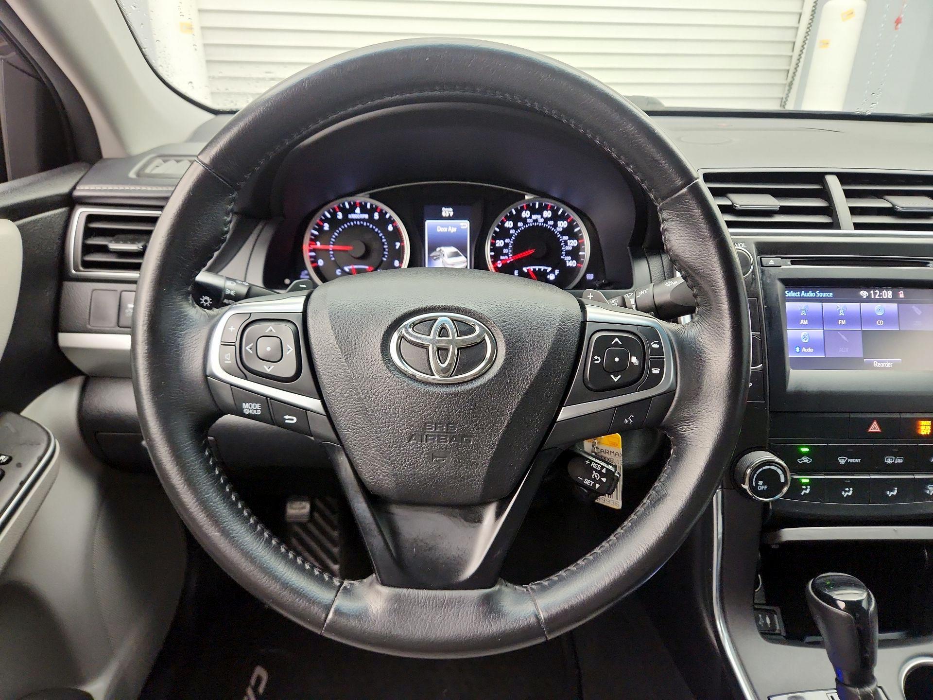 Thumbnail: 2016 Toyota Camry - 10