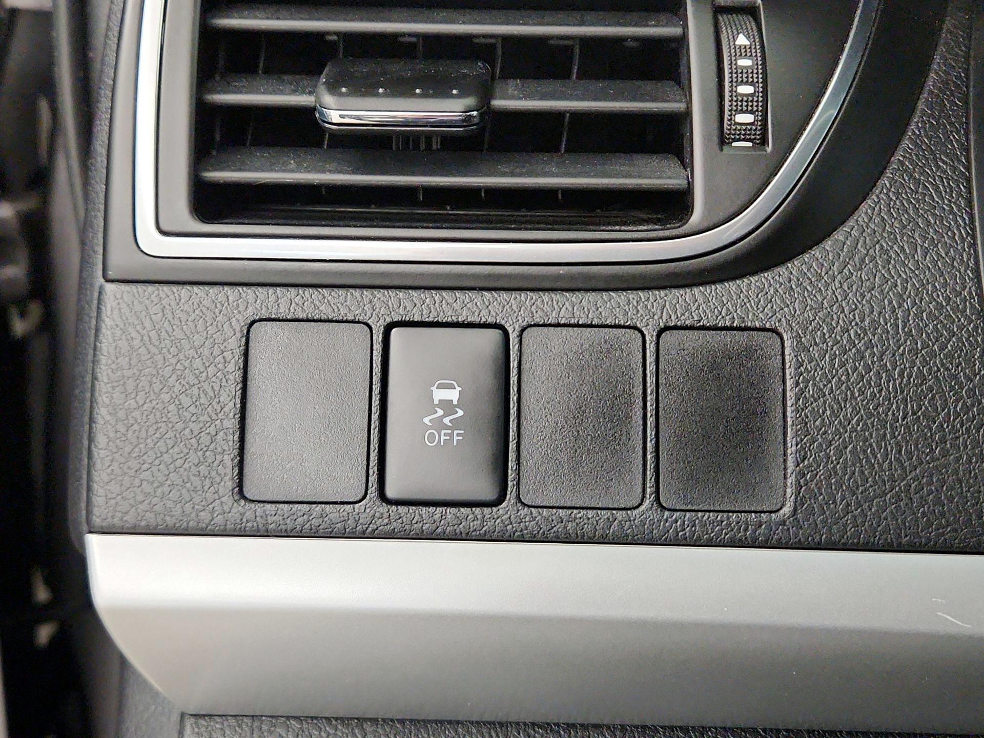 Thumbnail: 2016 Toyota Camry - 13