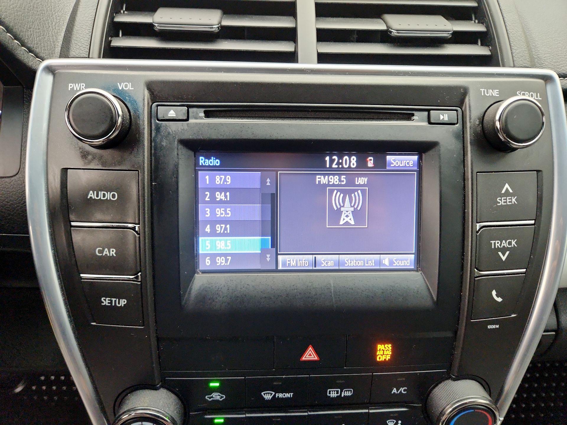 Thumbnail: 2016 Toyota Camry - 15