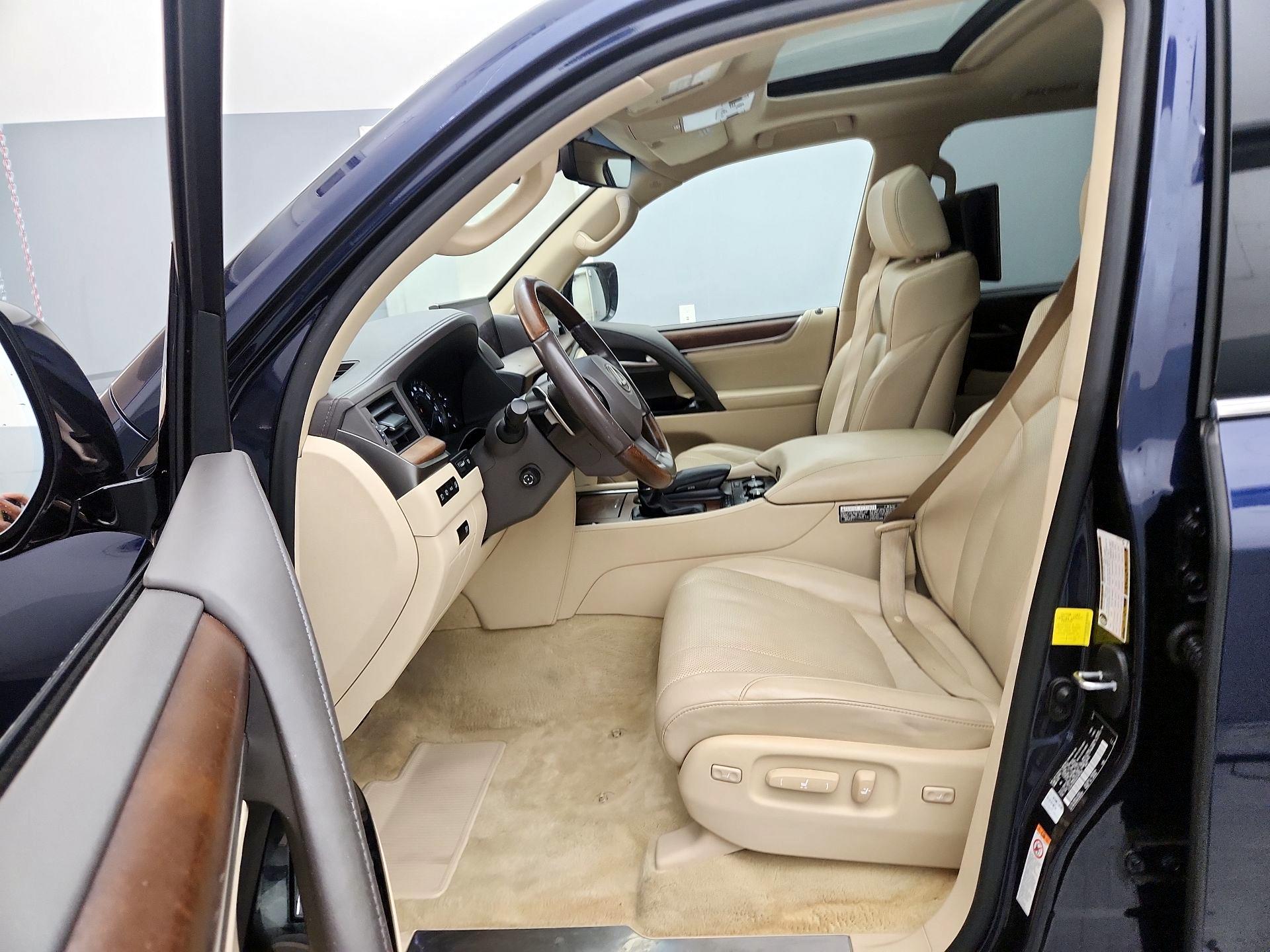 Thumbnail: 2016 Lexus LX - 11