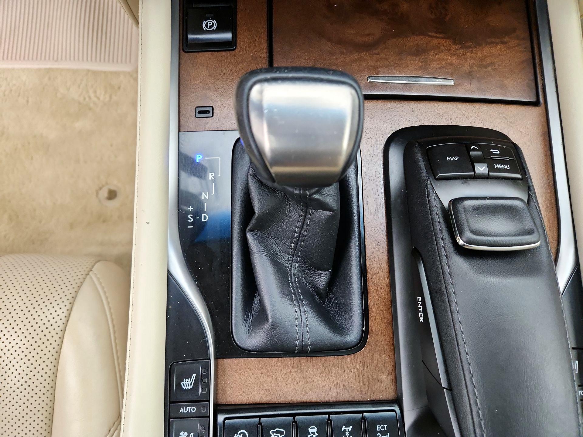 Thumbnail: 2016 Lexus LX - 18