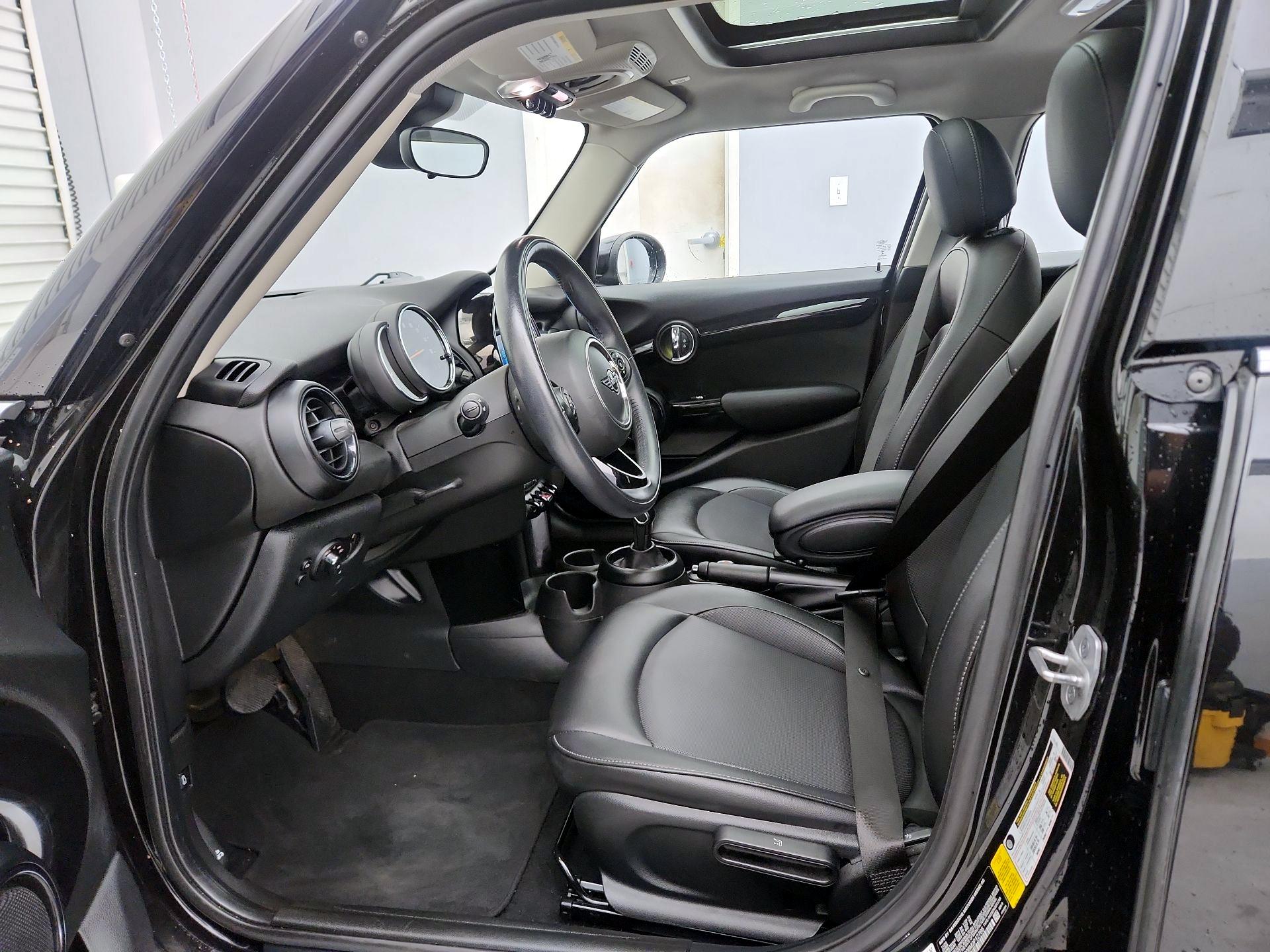 Thumbnail: 2021 MINI Cooper Hardtop - 11