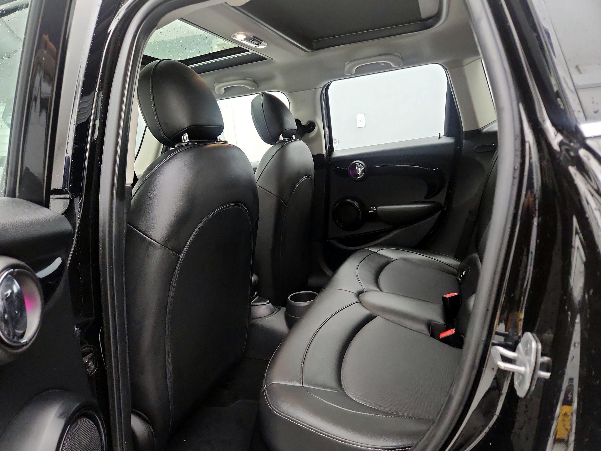 Thumbnail: 2021 MINI Cooper Hardtop - 20