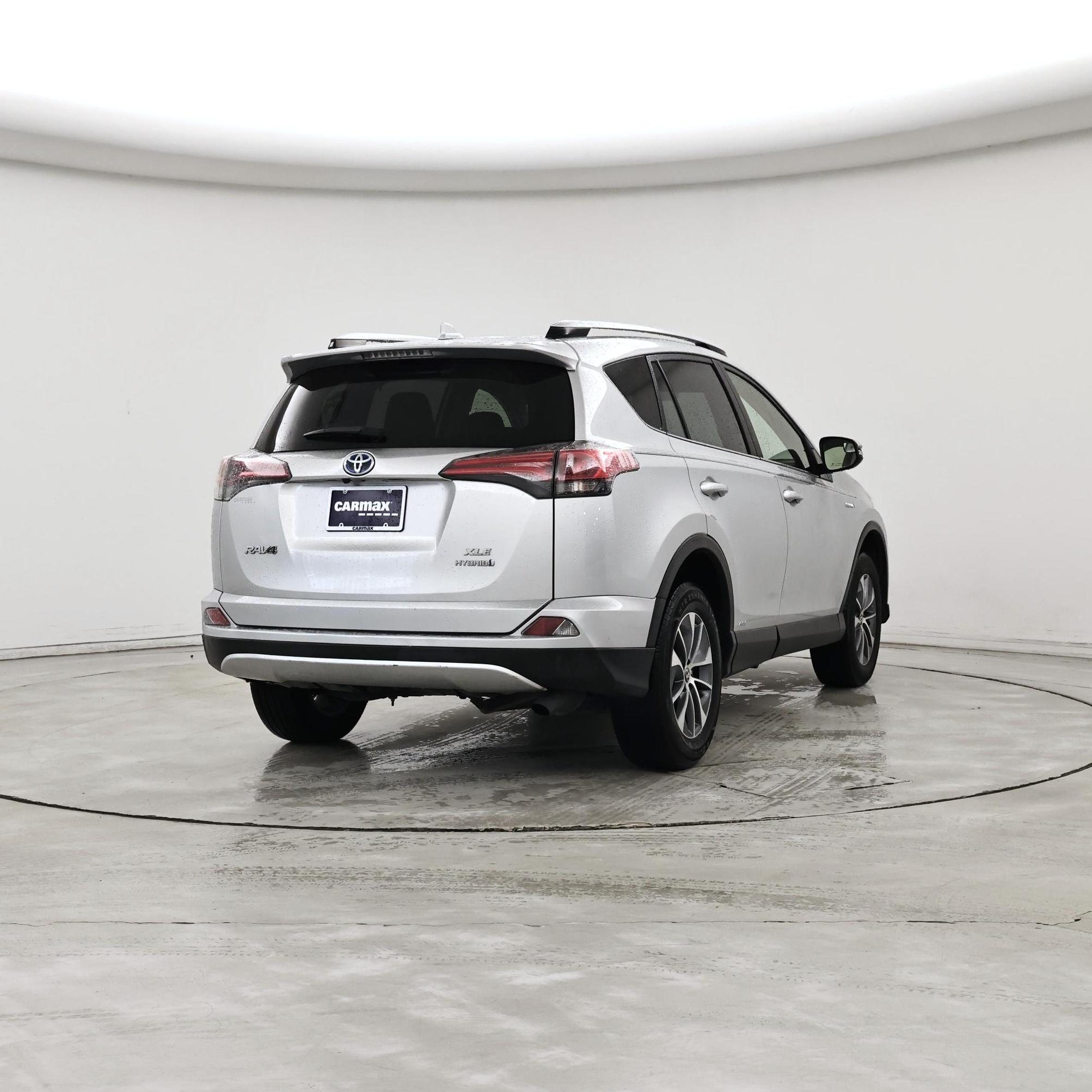 Thumbnail: 2016 Toyota RAV4 - 8