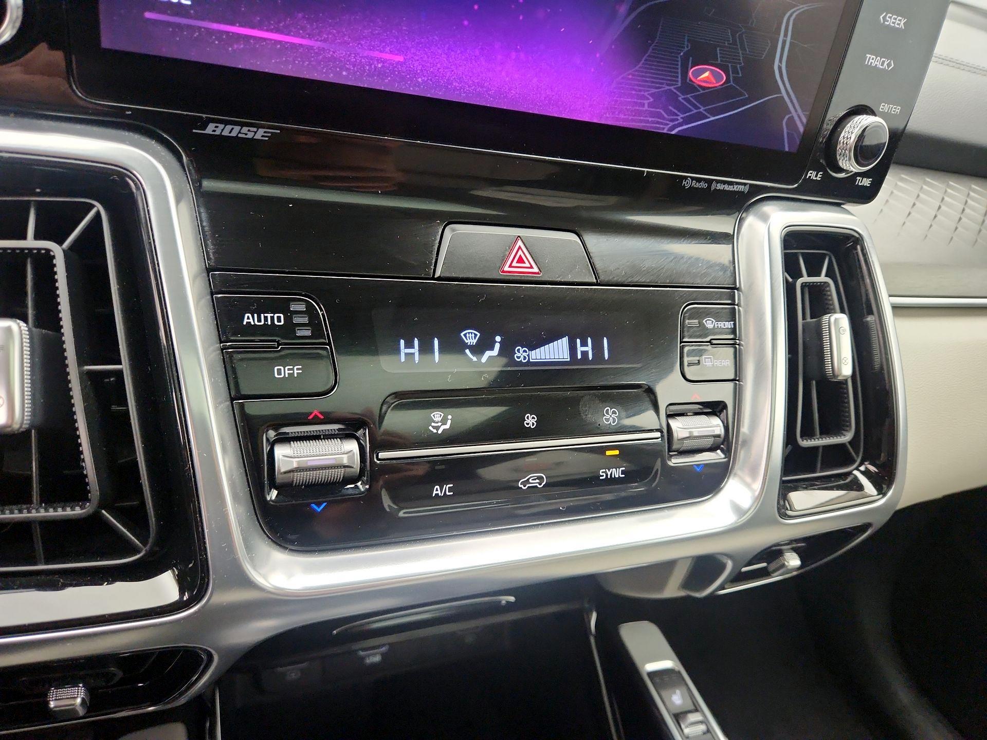 Thumbnail: 2023 Kia Sorento - 17