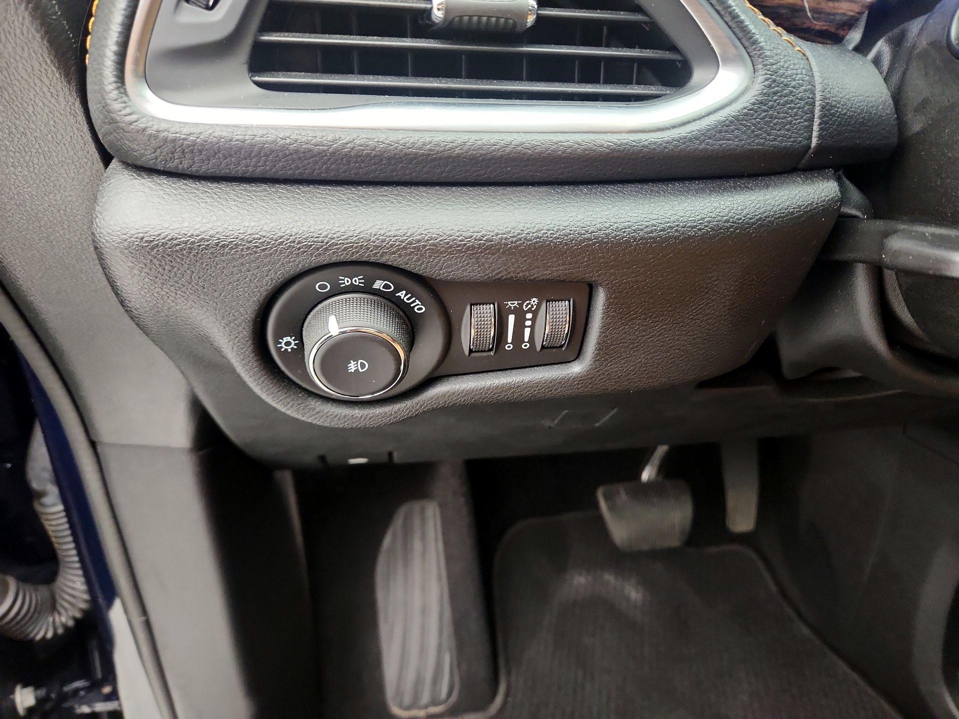 Thumbnail: 2022 Chrysler Pacifica - 13