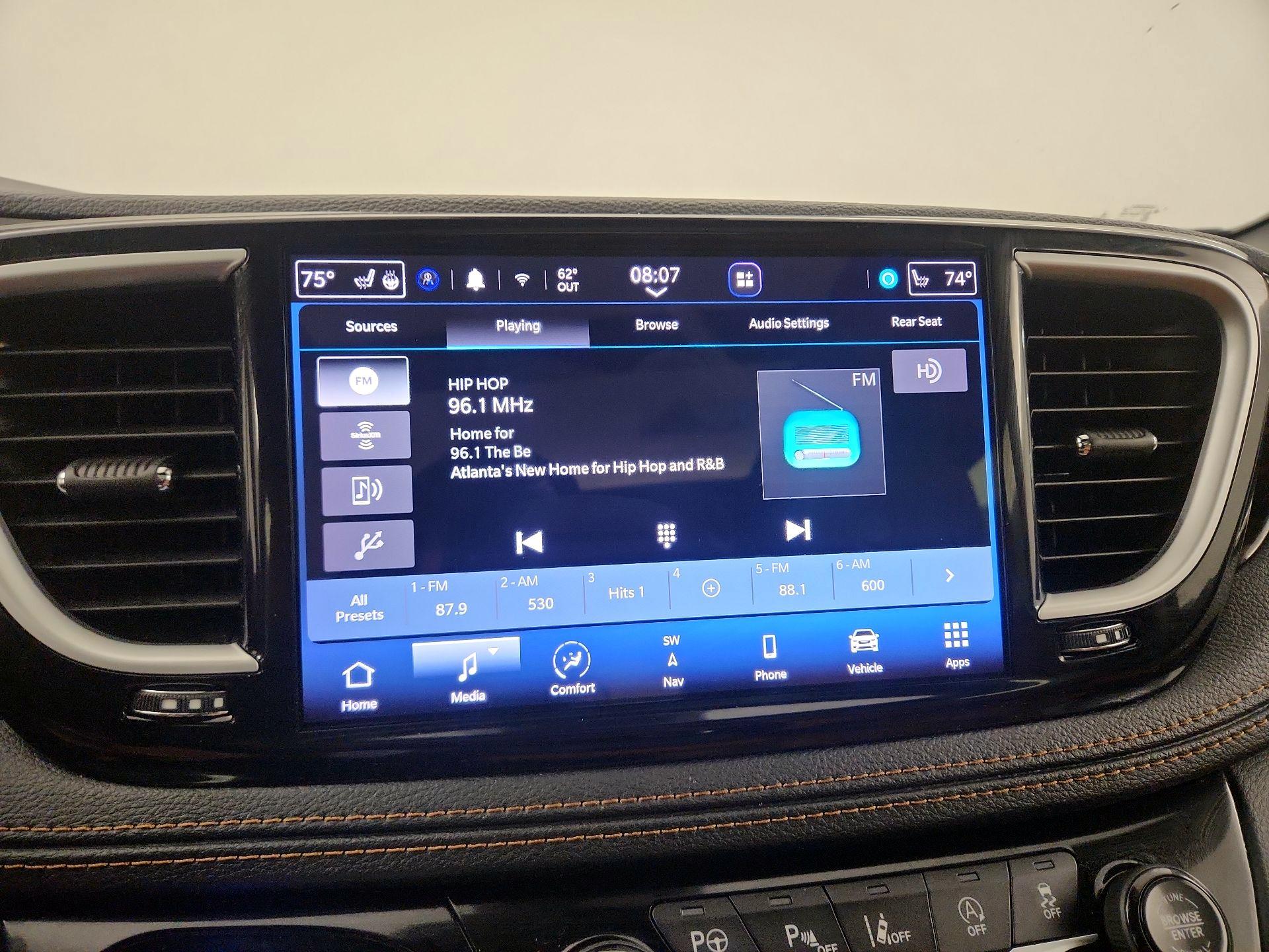 Thumbnail: 2022 Chrysler Pacifica - 16