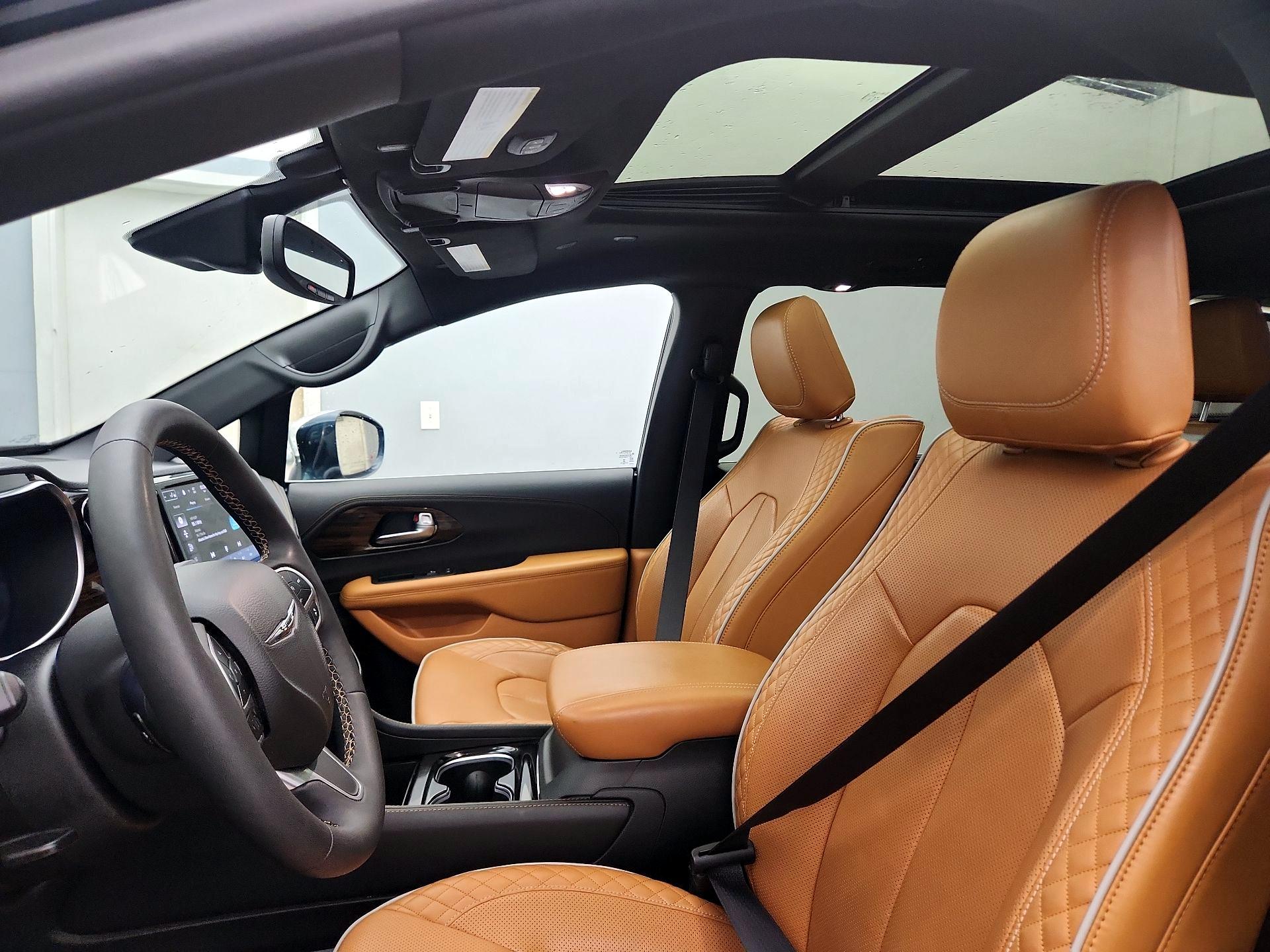 Thumbnail: 2022 Chrysler Pacifica - 20