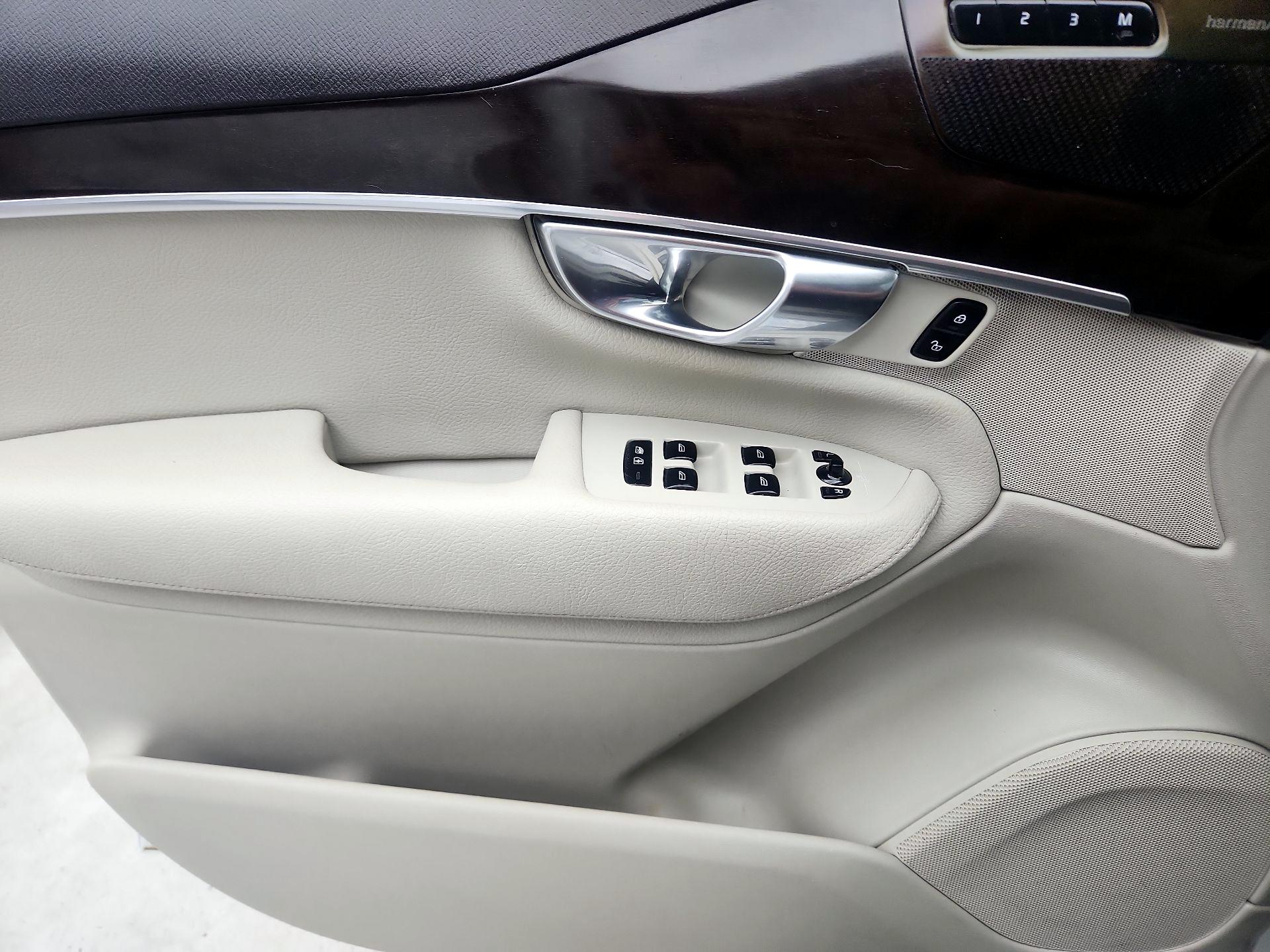 Thumbnail: 2019 Volvo XC90 - 12