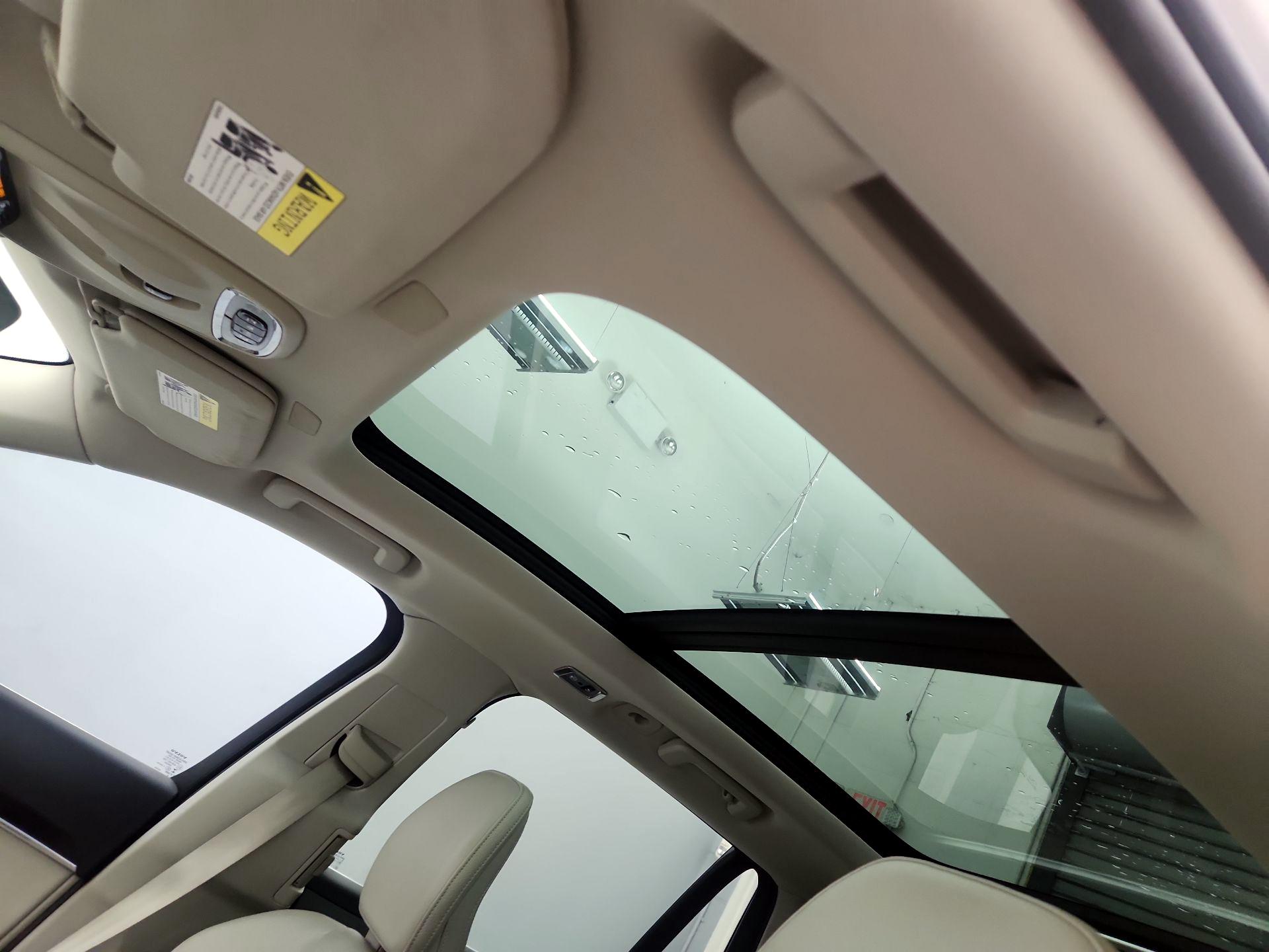 Thumbnail: 2019 Volvo XC90 - 20