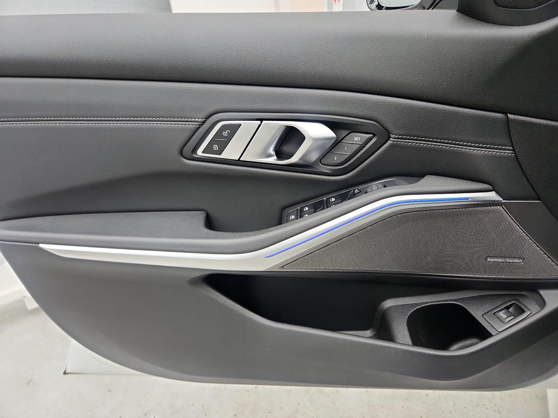 Thumbnail: 2020 BMW 3 Series - 12