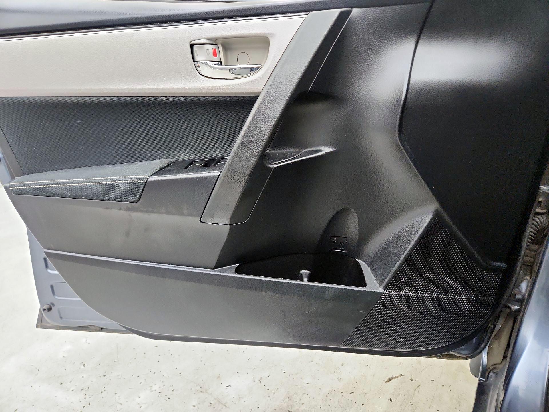 Thumbnail: 2018 Toyota Corolla - 12