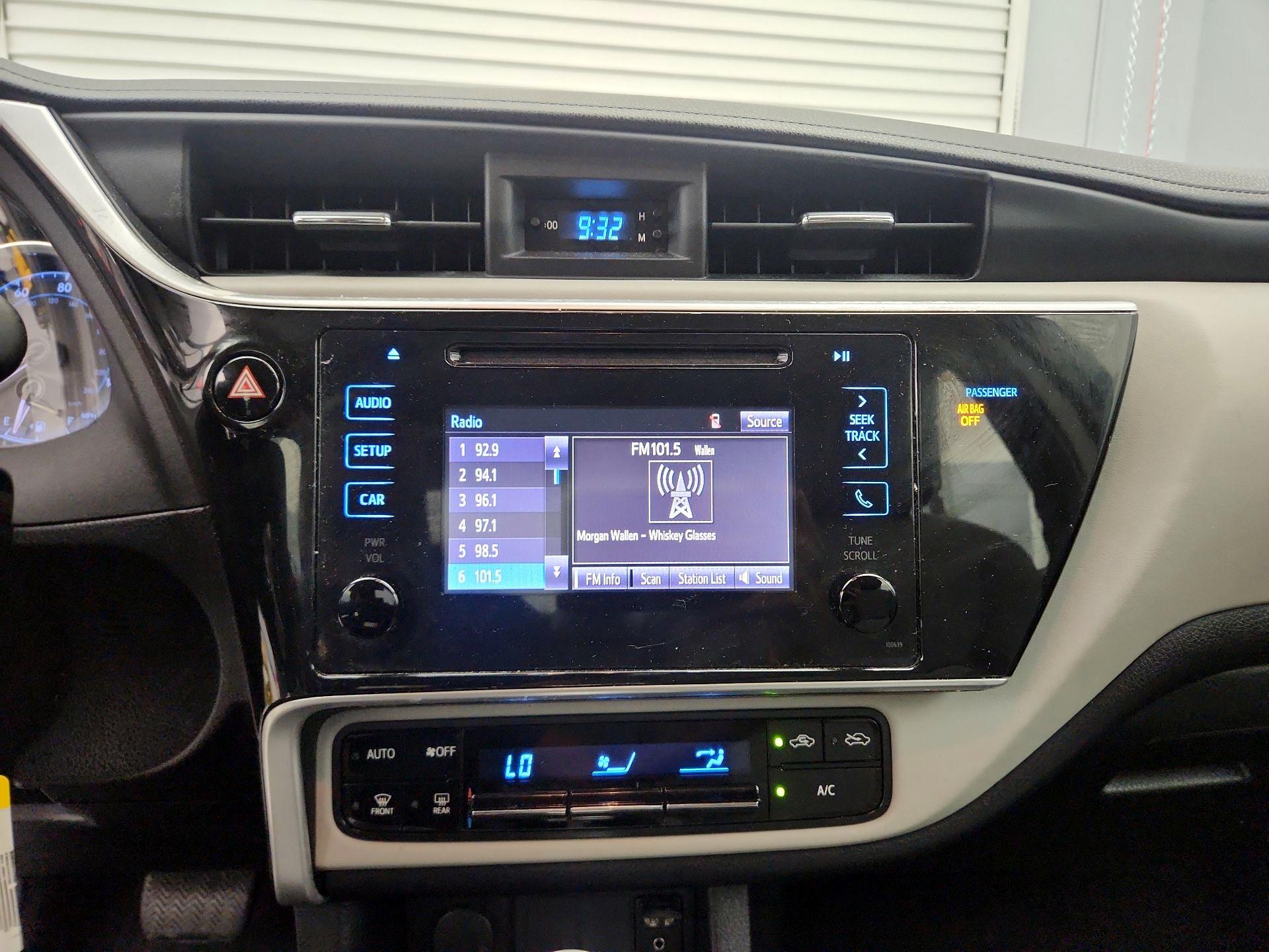 Thumbnail: 2018 Toyota Corolla - 15