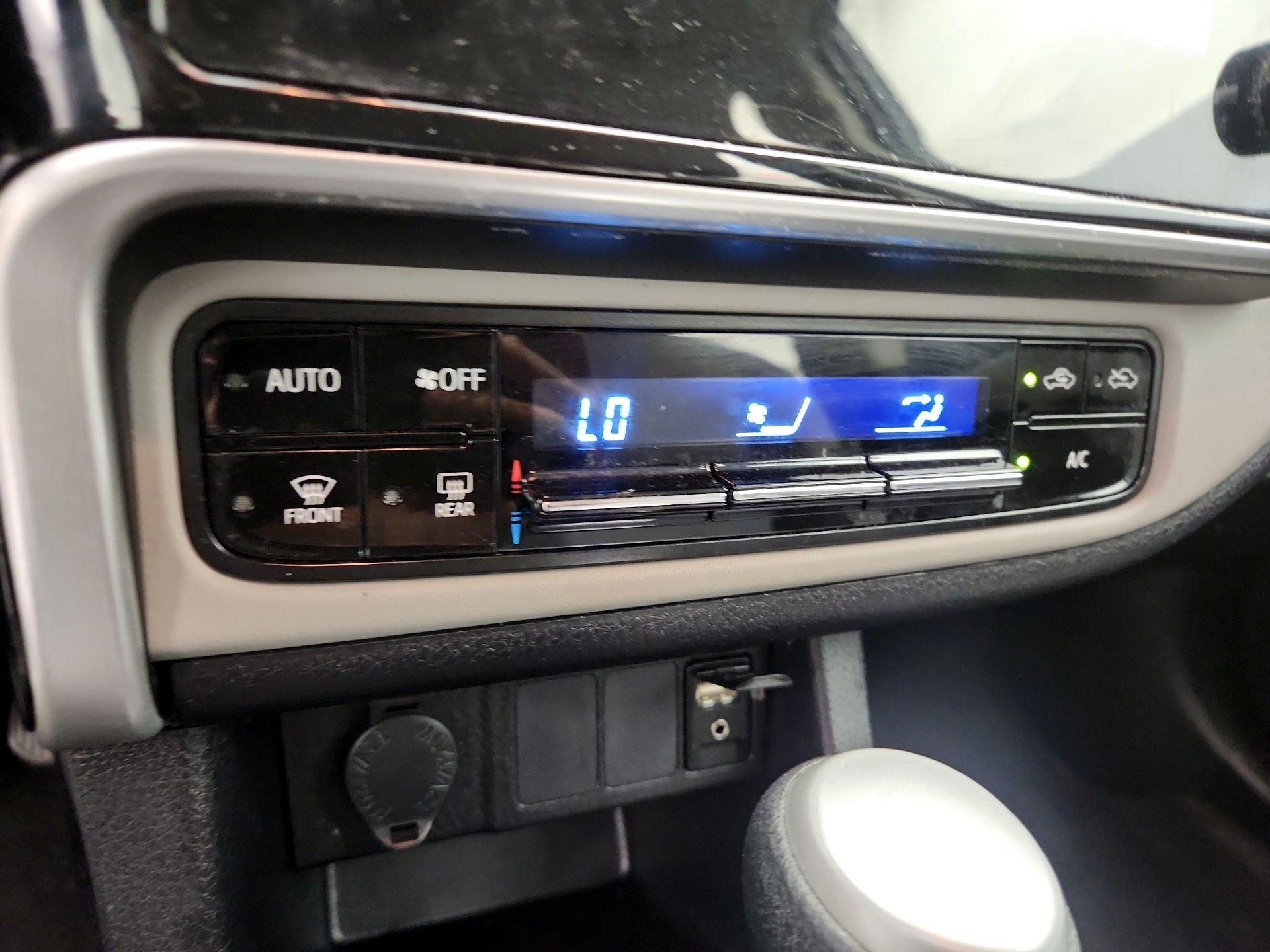 Thumbnail: 2018 Toyota Corolla - 16