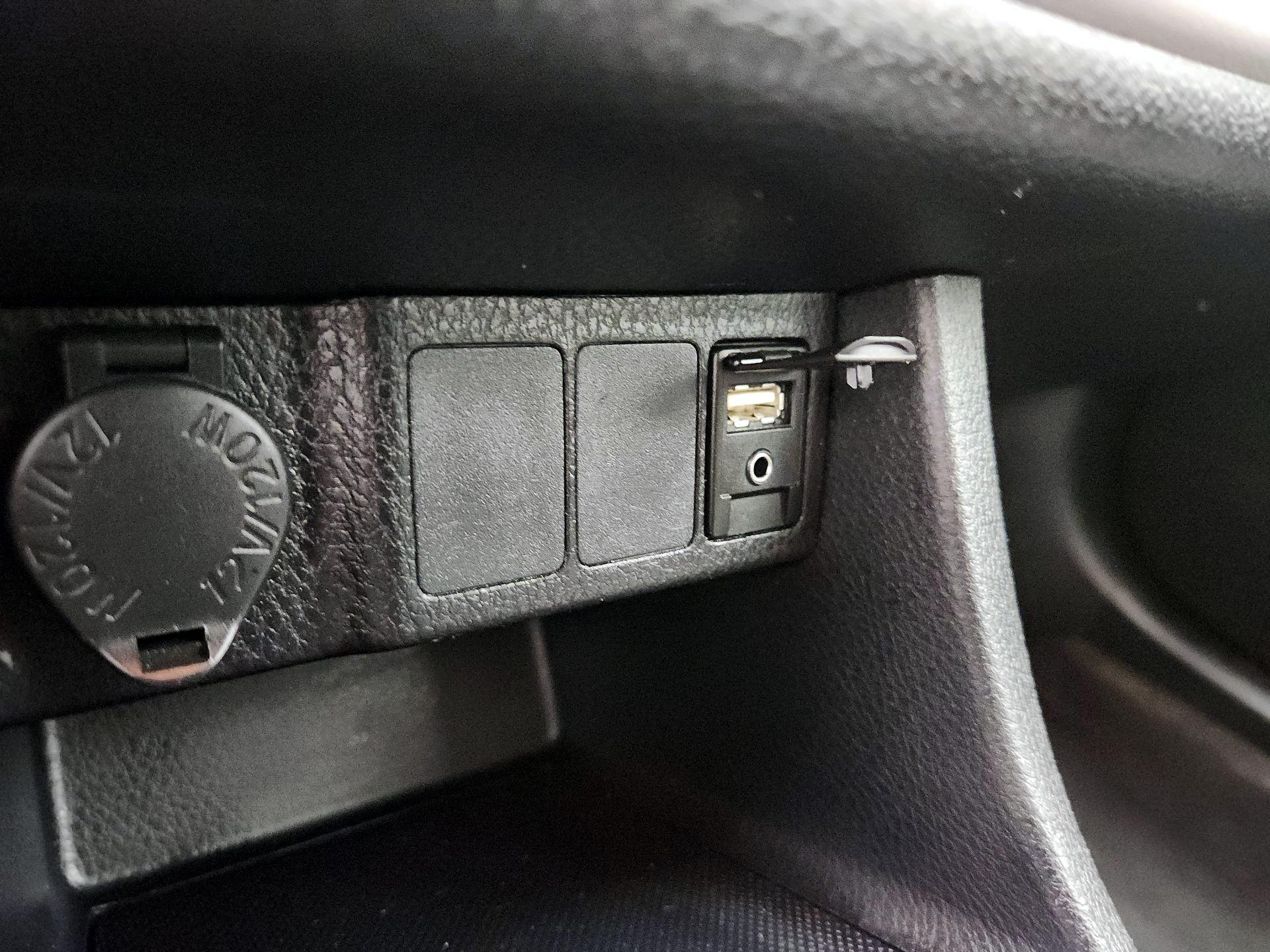 Thumbnail: 2018 Toyota Corolla - 18