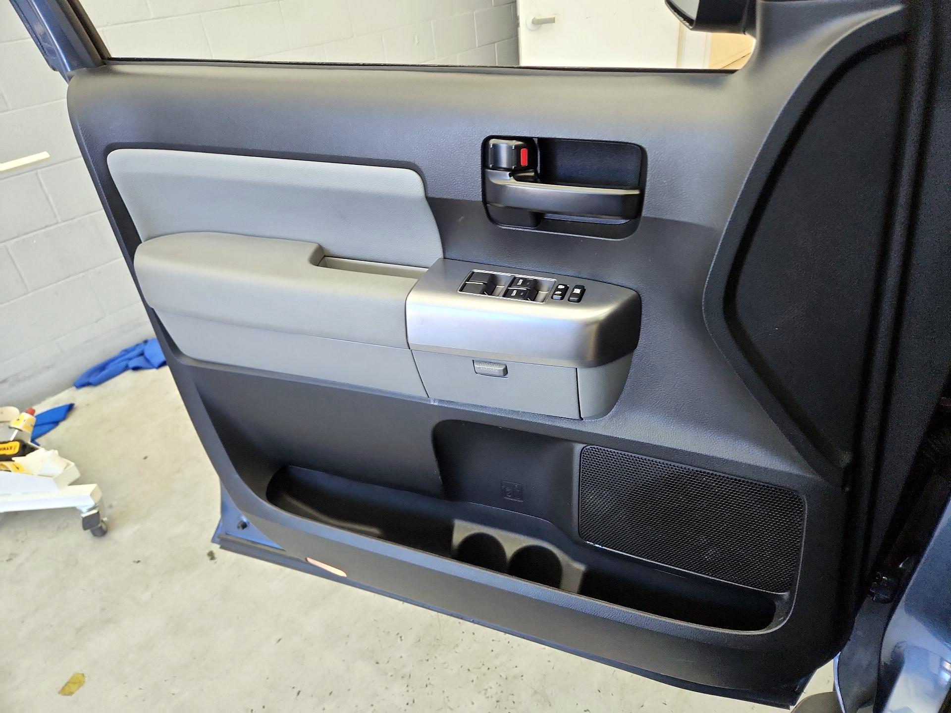 Thumbnail: 2020 Toyota Sequoia - 12