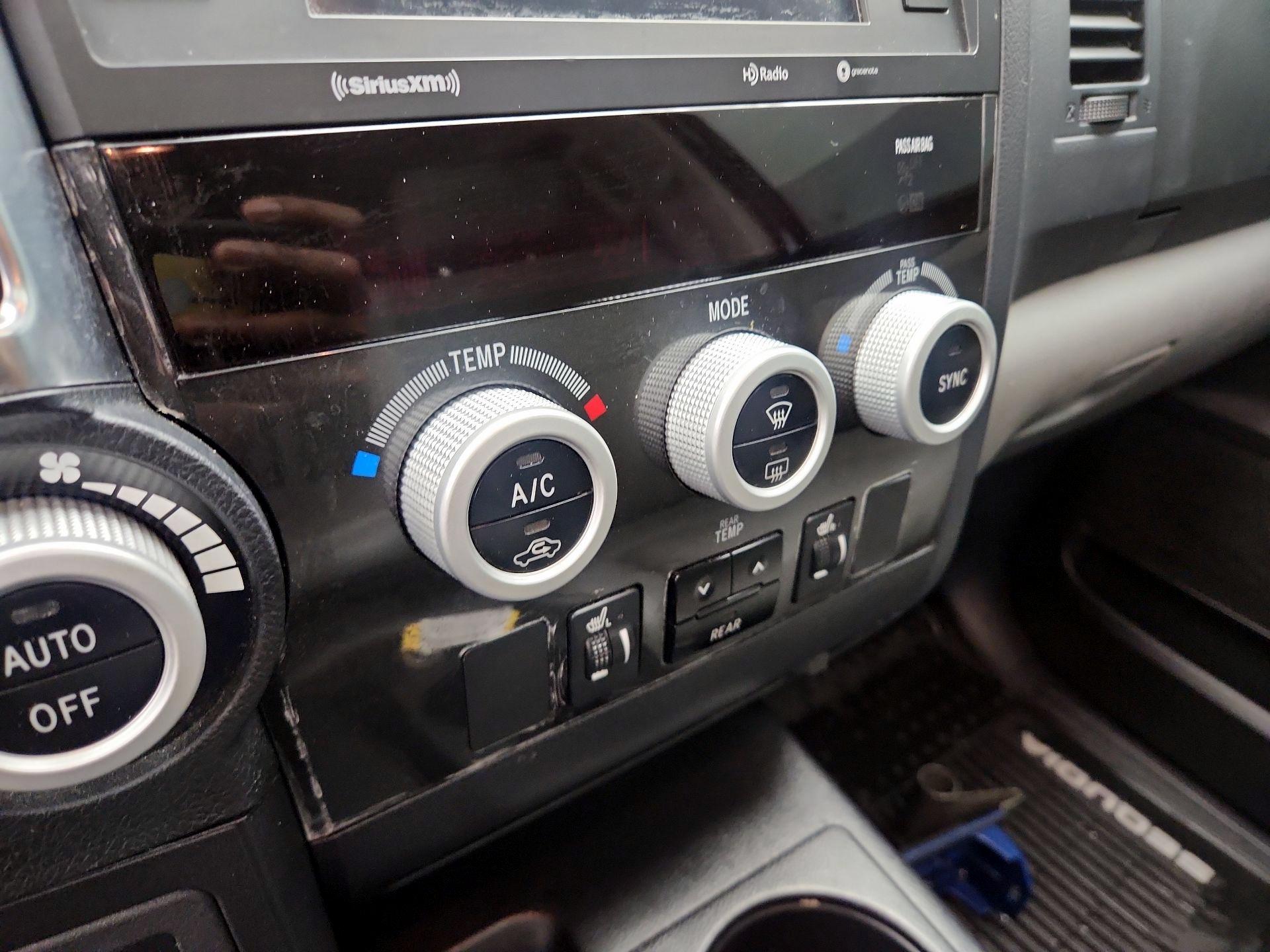 Thumbnail: 2020 Toyota Sequoia - 17