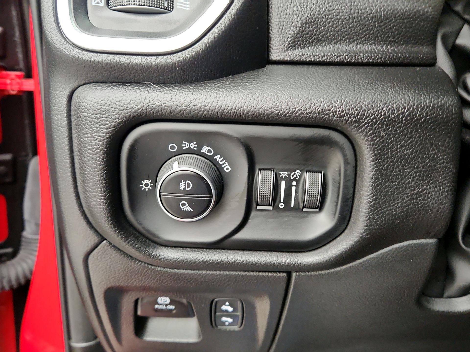 Thumbnail: 2025 RAM 1500 - 13