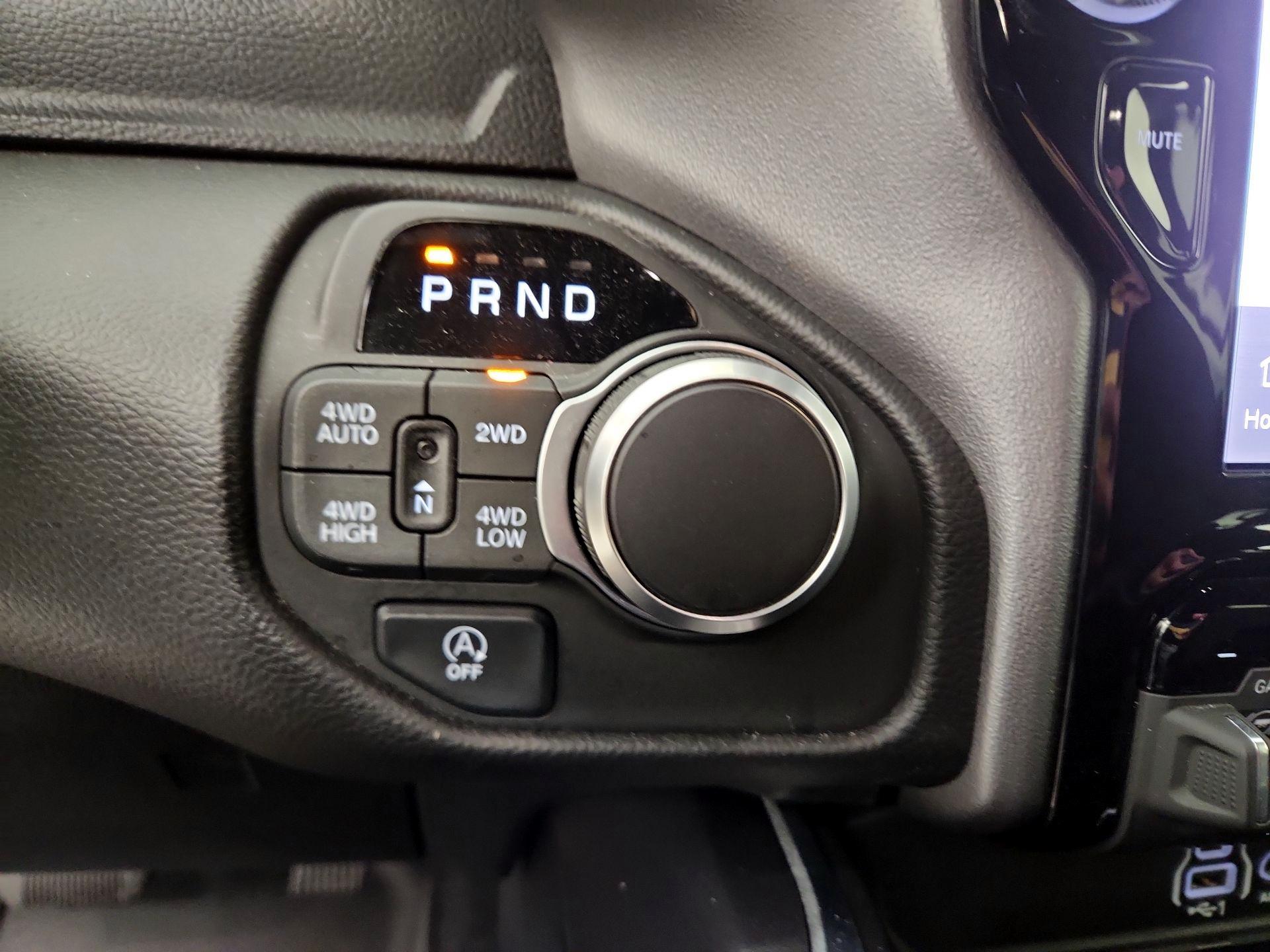 Thumbnail: 2025 RAM 1500 - 18