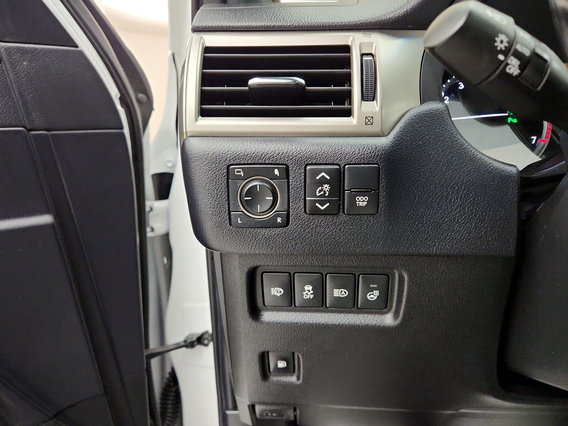 Thumbnail: 2021 Lexus GX - 13