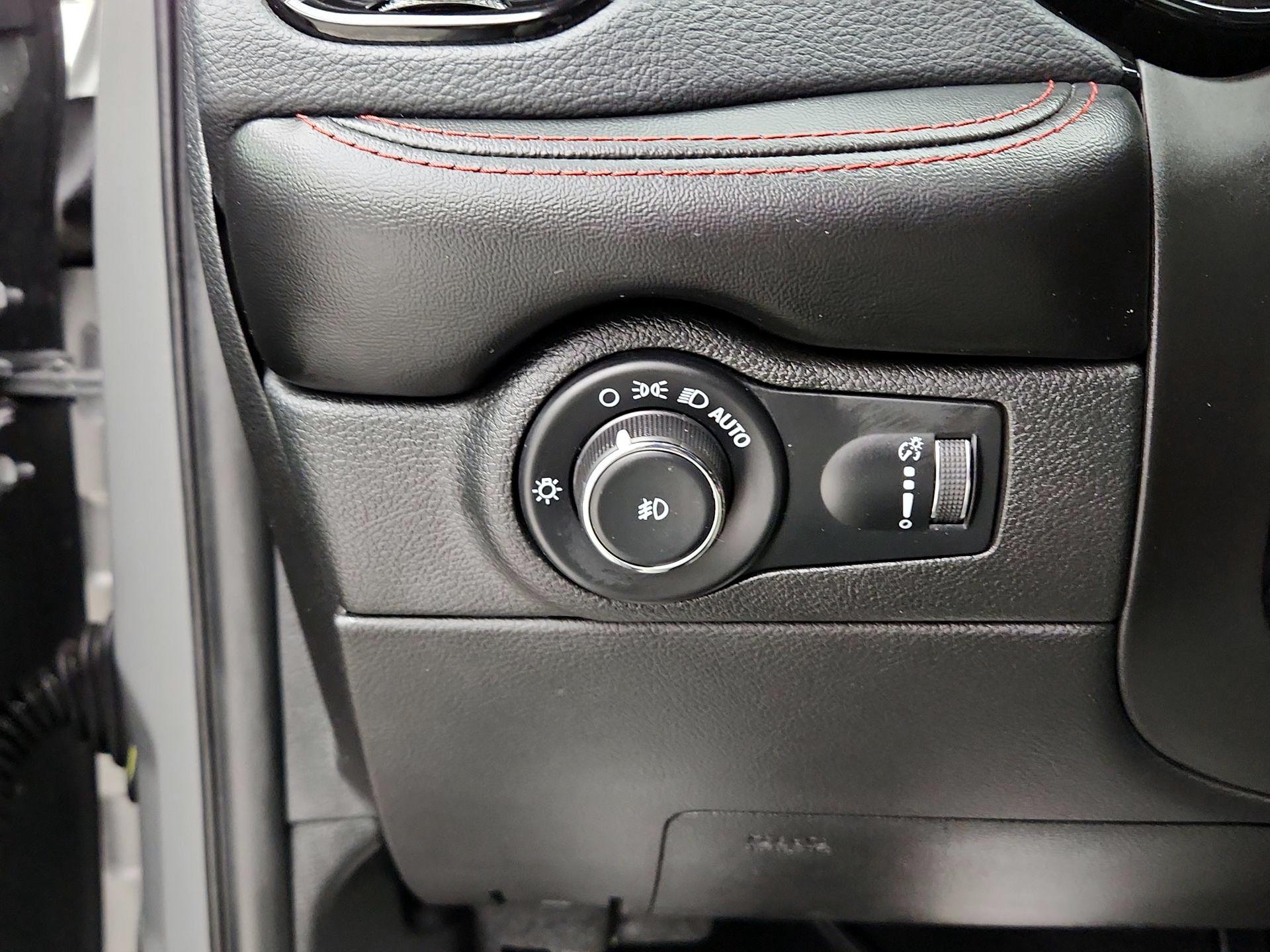 Thumbnail: 2023 Dodge Durango - 13