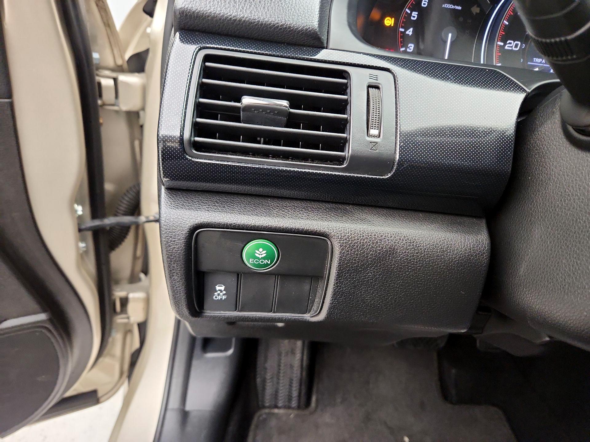 Thumbnail: 2015 Honda Accord - 13