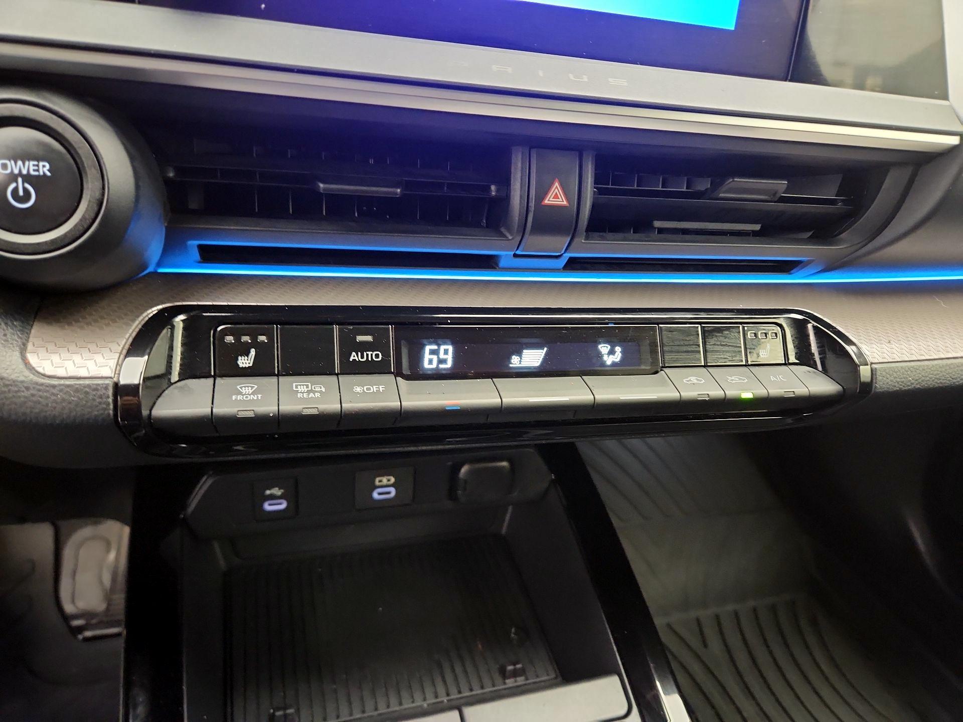 Thumbnail: 2023 Toyota Prius - 16