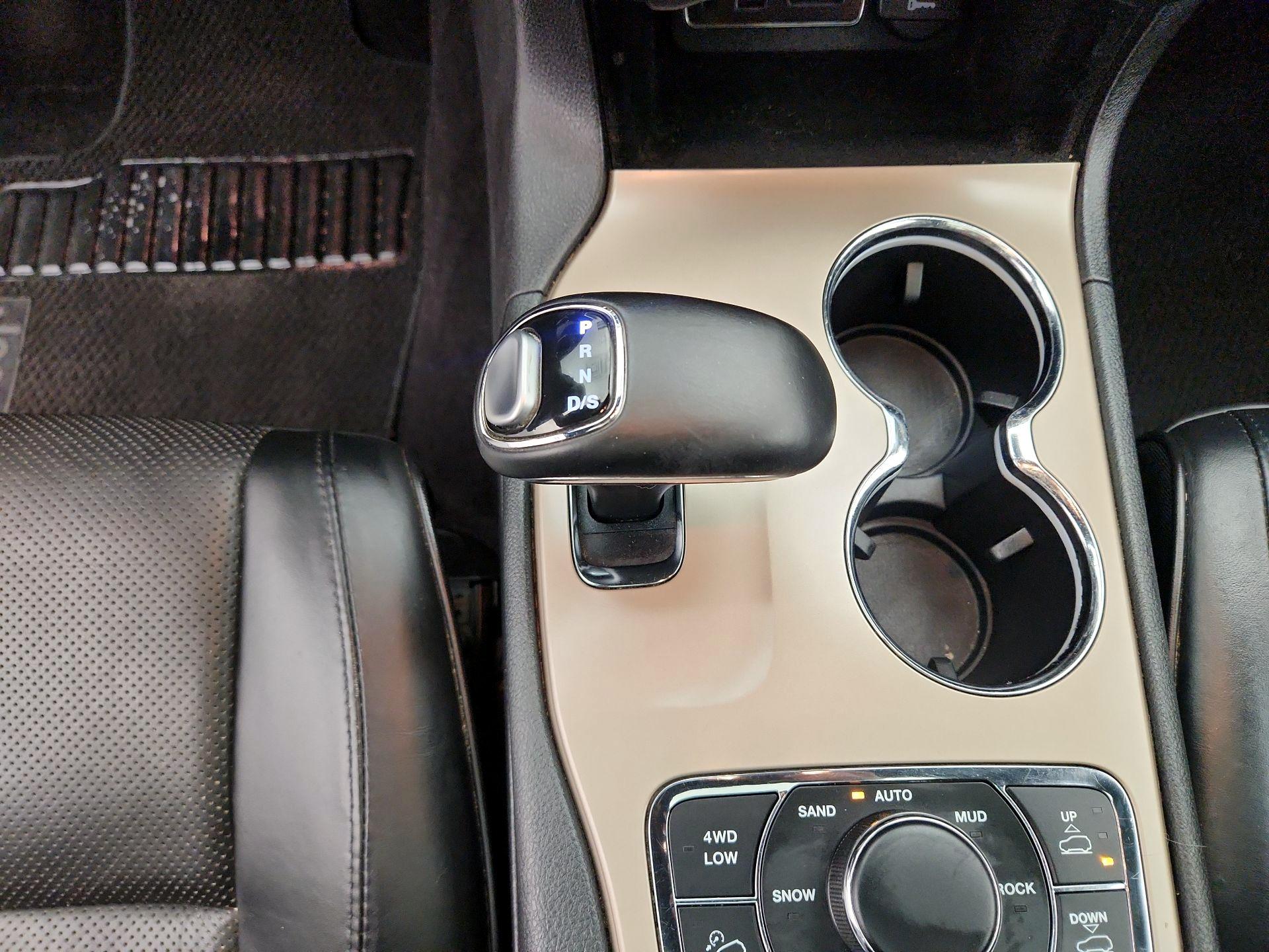 Thumbnail: 2015 Jeep Grand Cherokee - 18