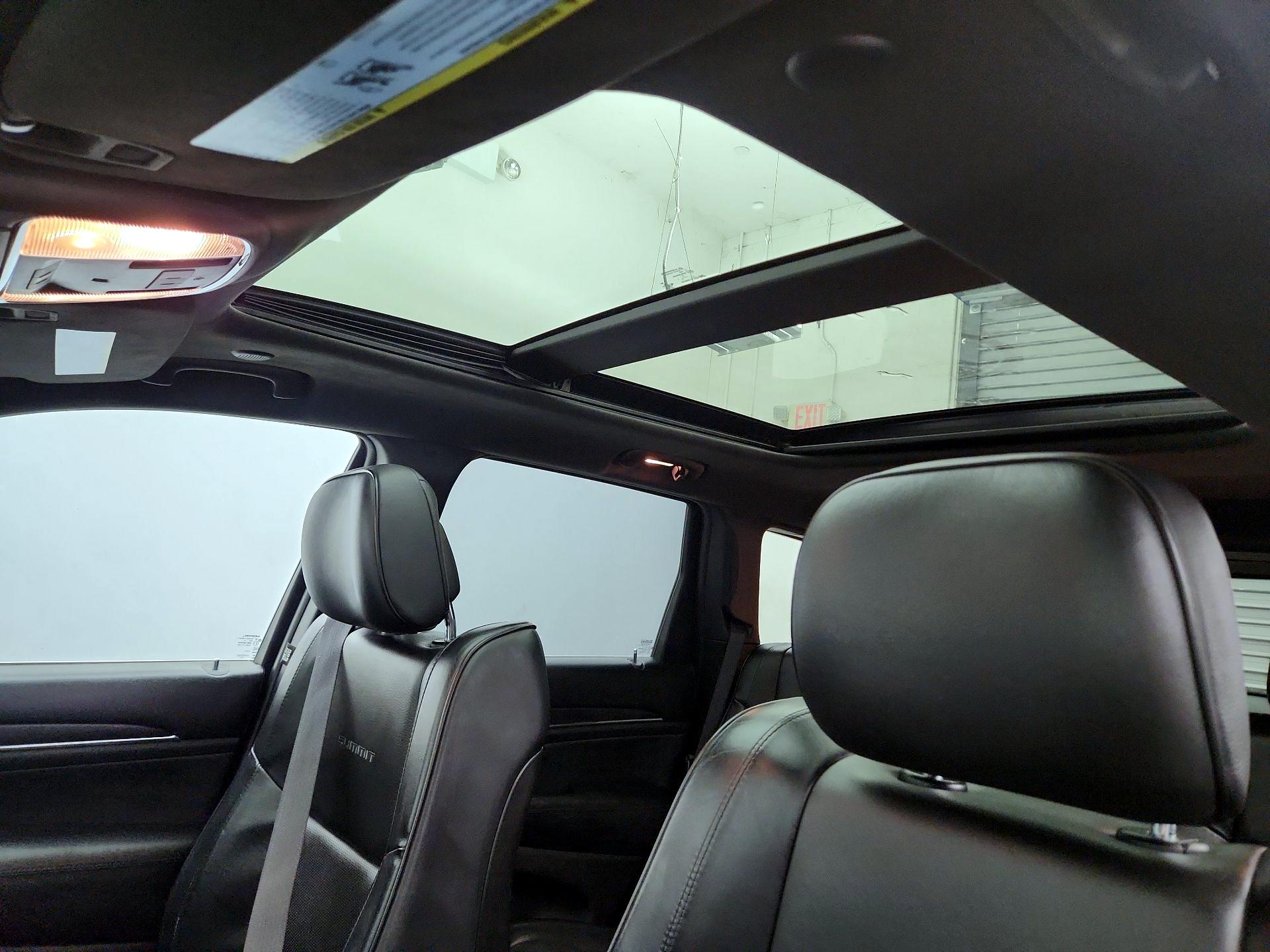 Thumbnail: 2015 Jeep Grand Cherokee - 20