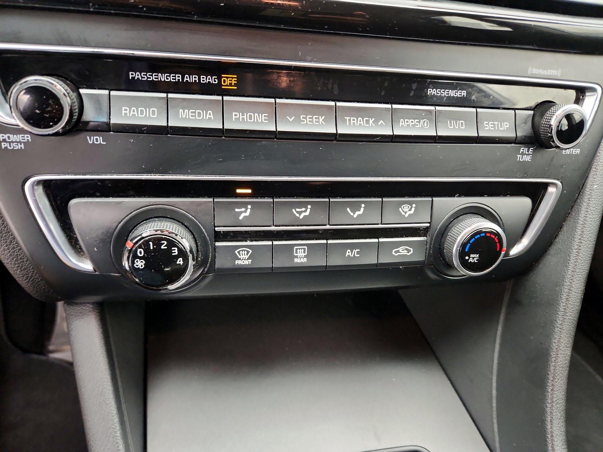 Thumbnail: 2018 Kia Optima - 16