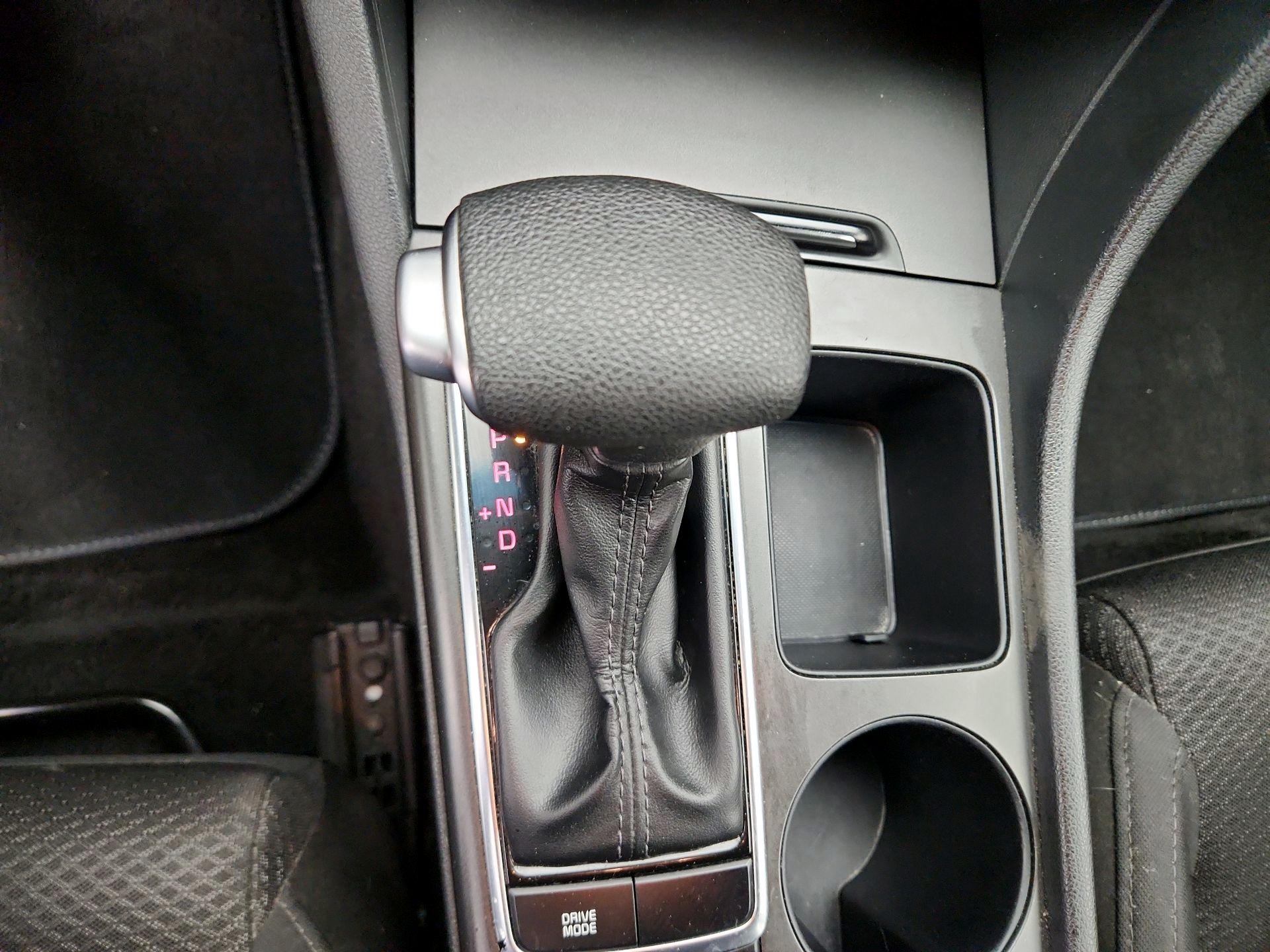 Thumbnail: 2018 Kia Optima - 17