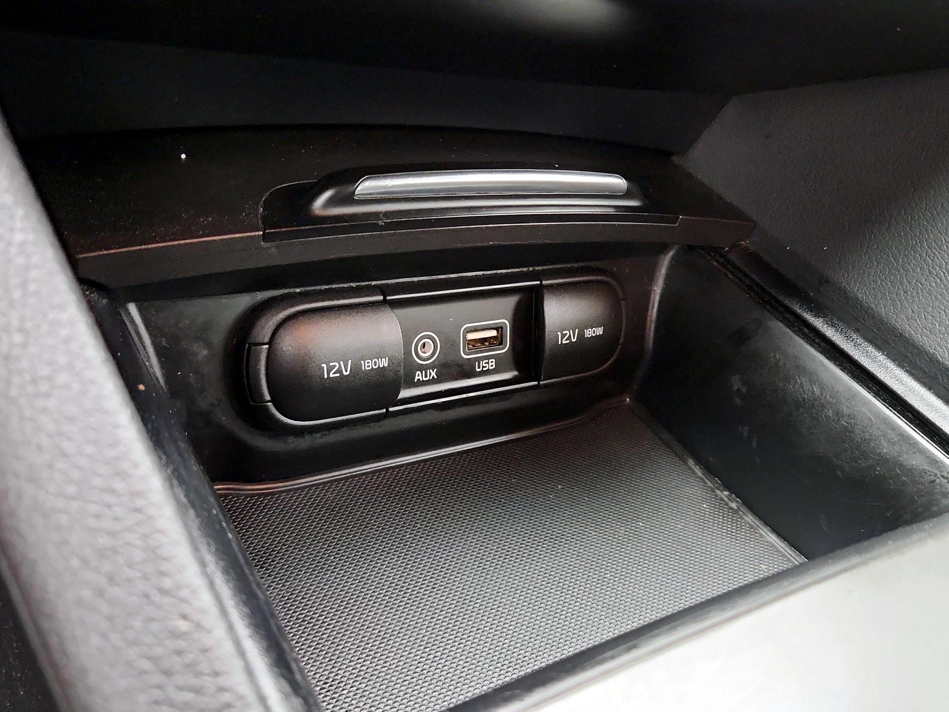 Thumbnail: 2018 Kia Optima - 18