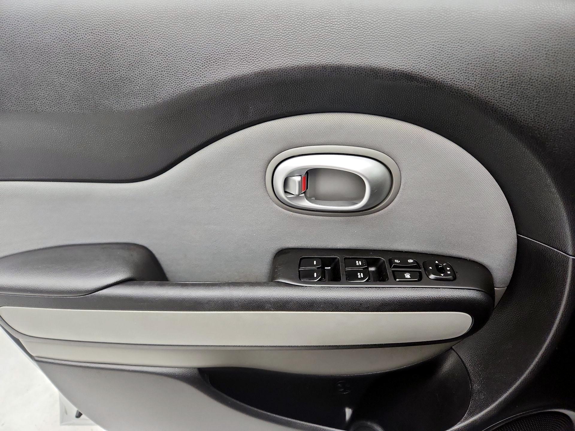 Thumbnail: 2016 Kia Soul - 12