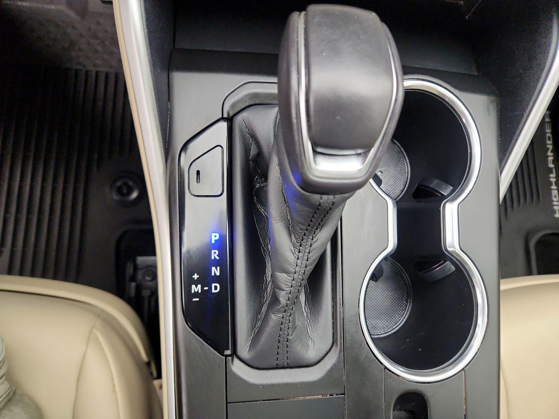 Thumbnail: 2020 Toyota Highlander - 18