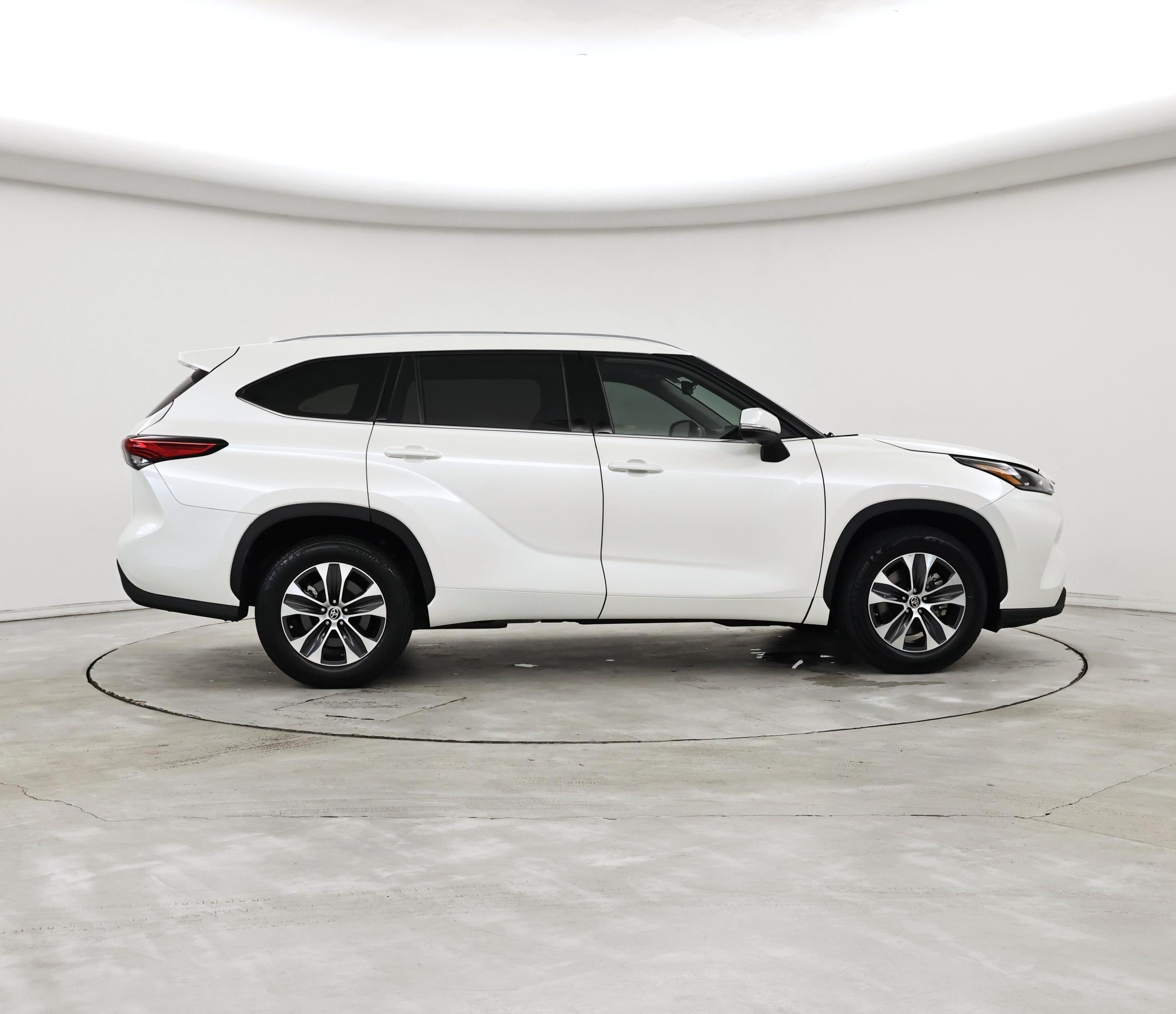 Thumbnail: 2020 Toyota Highlander - 7