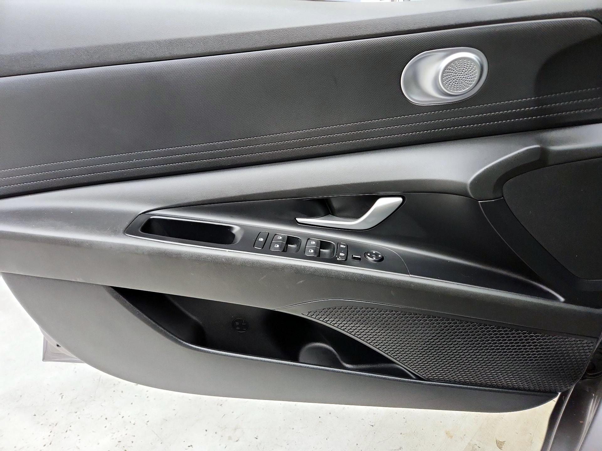 Thumbnail: 2023 Hyundai Elantra - 12