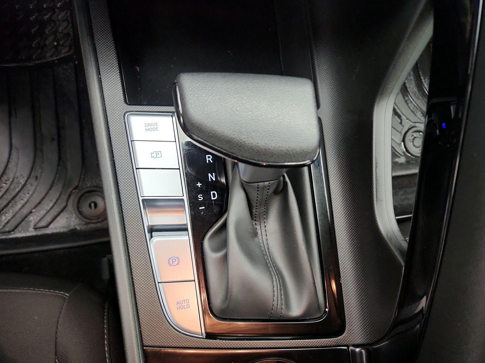 Thumbnail: 2023 Hyundai Elantra - 17