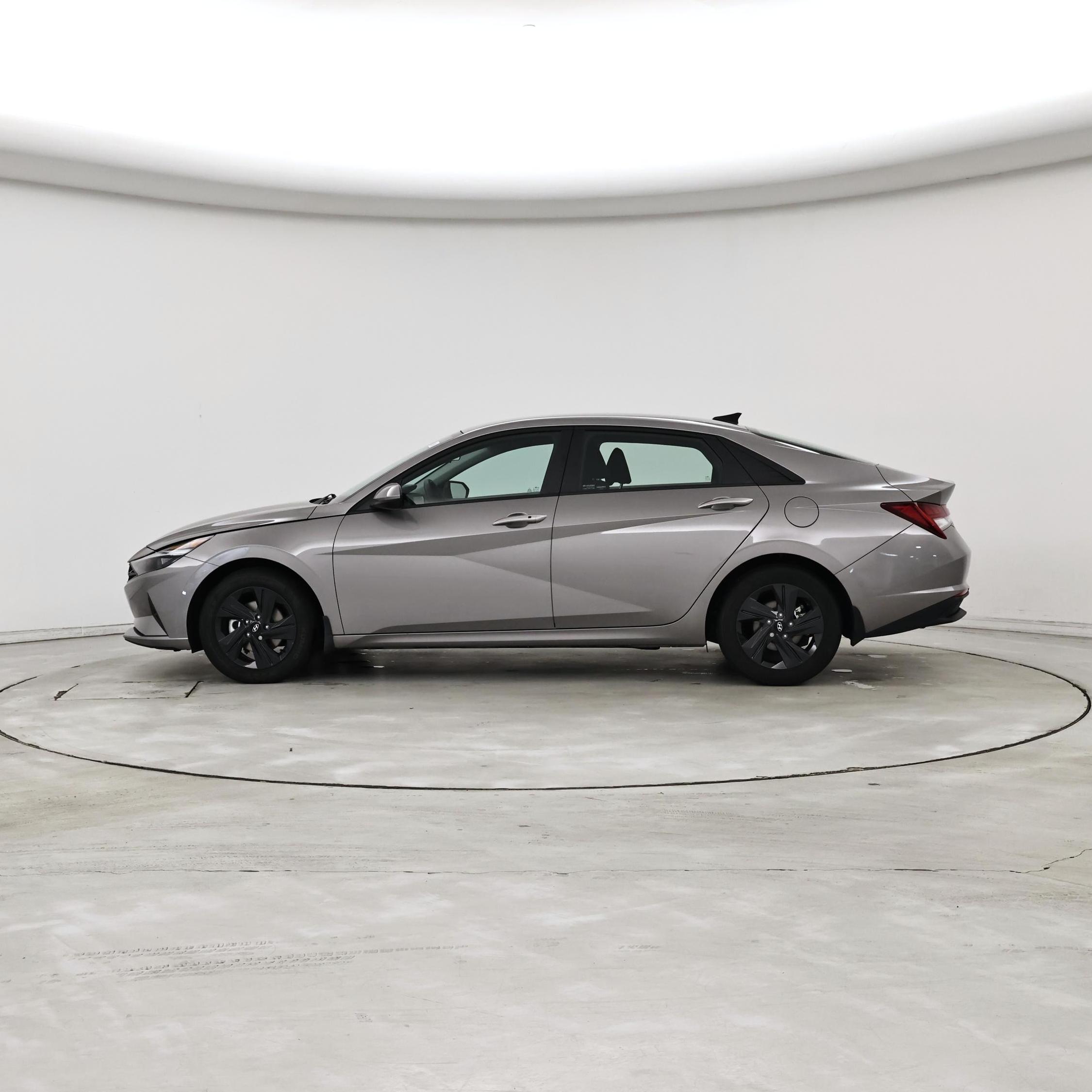 Thumbnail: 2023 Hyundai Elantra - 3