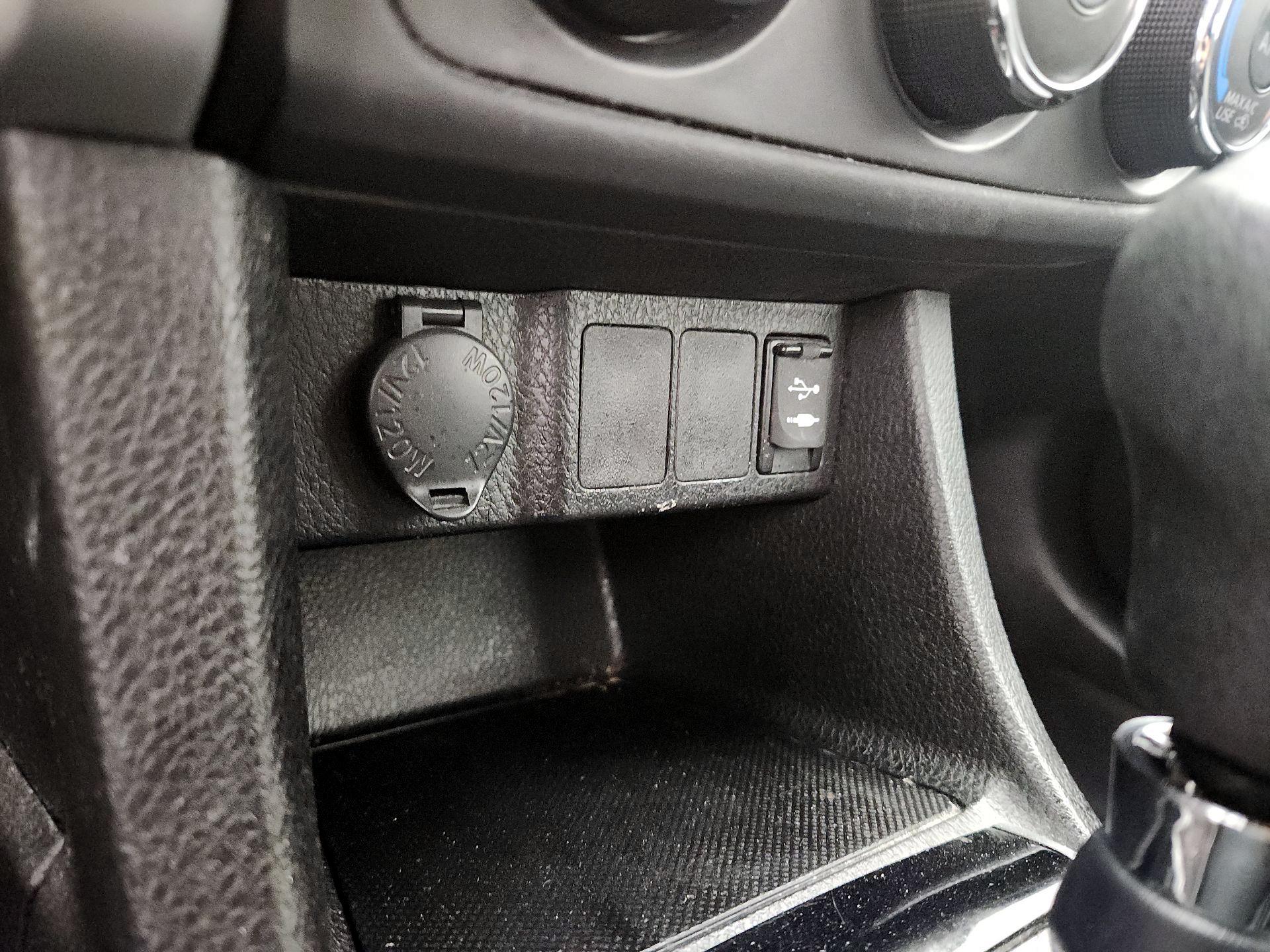 Thumbnail: 2019 Toyota Corolla - 18