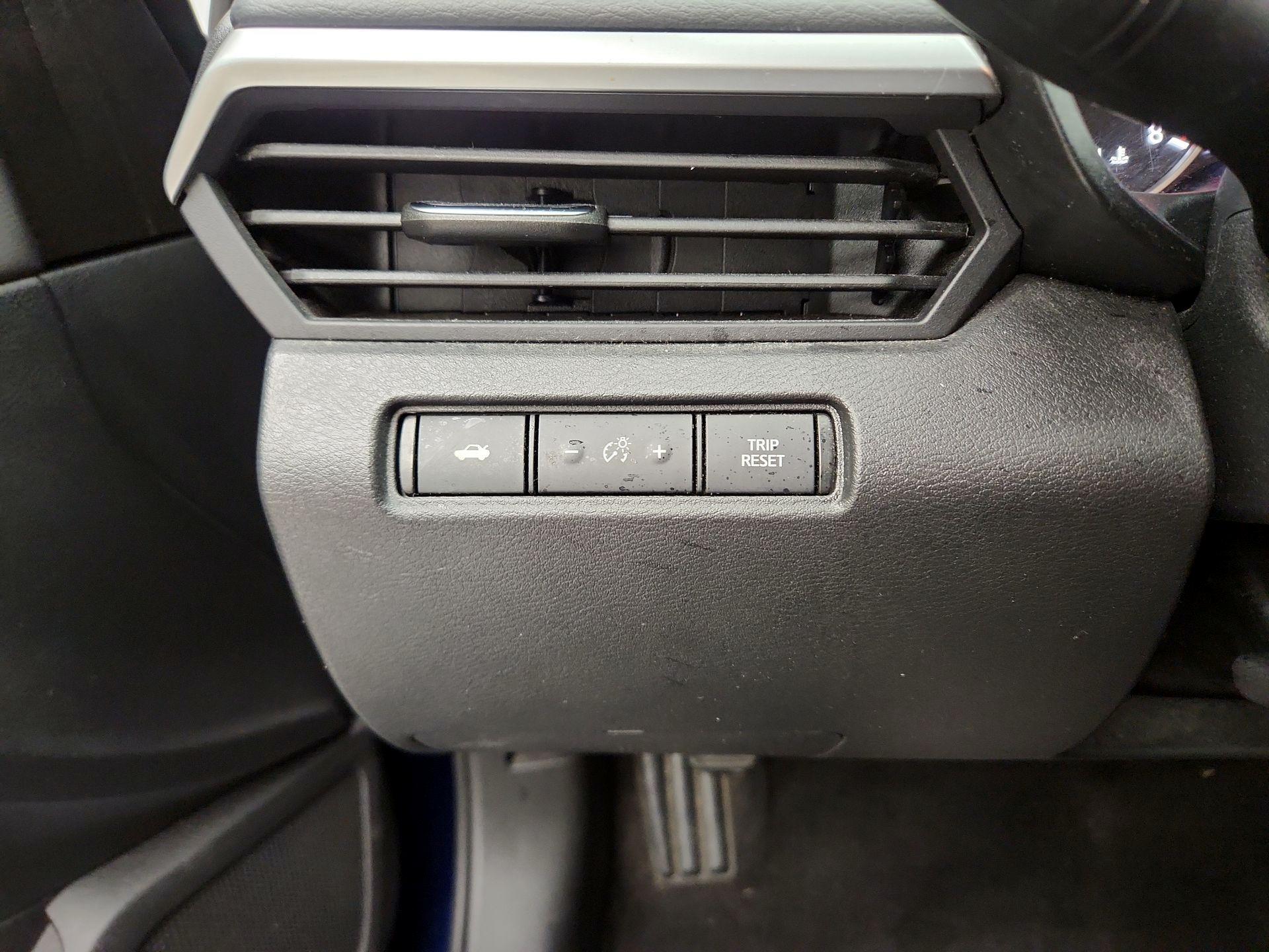 Thumbnail: 2020 Nissan Altima - 13